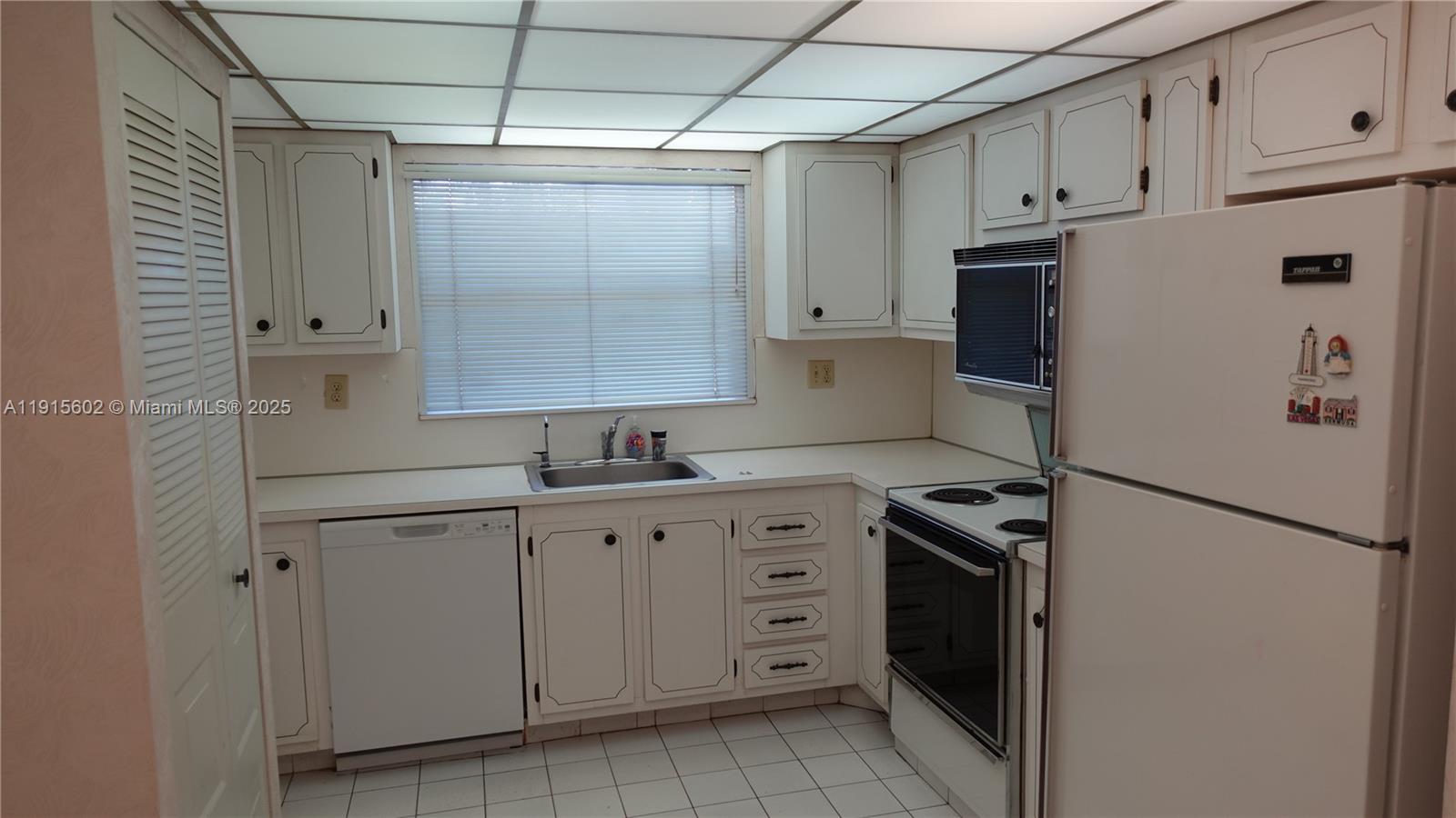 Sunrise Lakes 135 Condo