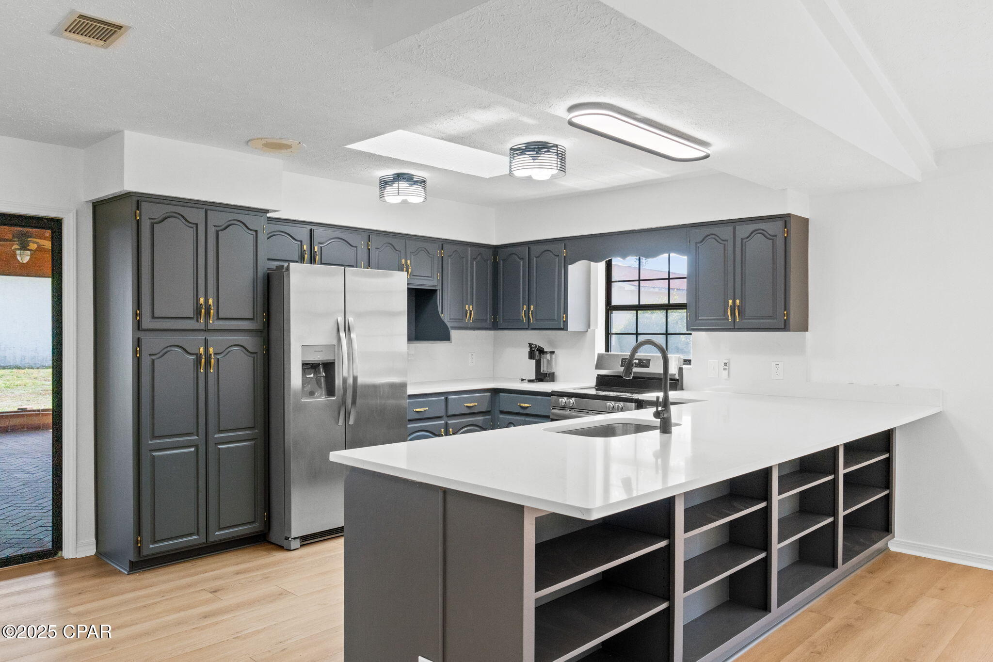 Image 10 For 224 Lakeshore Drive