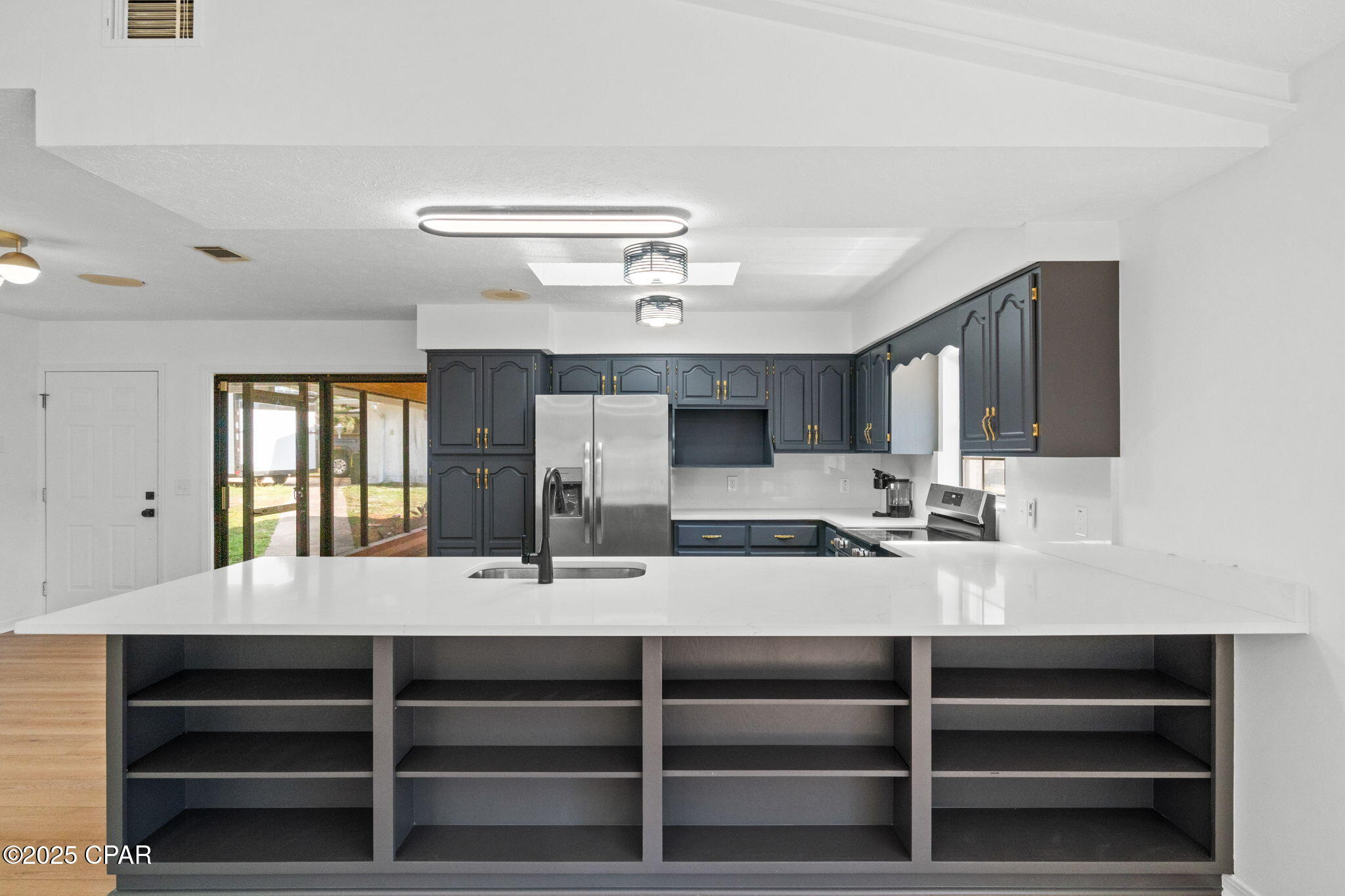 Image 11 For 224 Lakeshore Drive