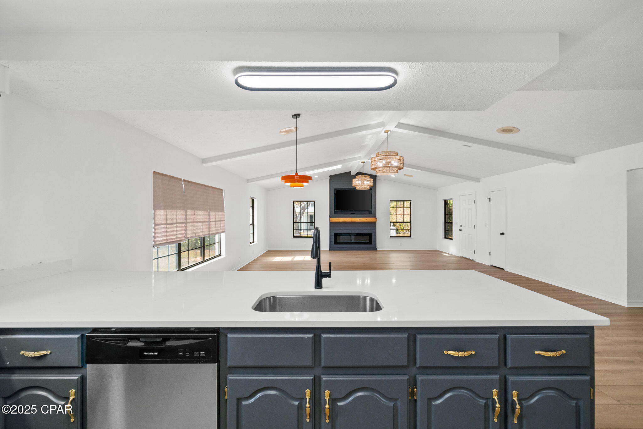 Image 14 For 224 Lakeshore Drive