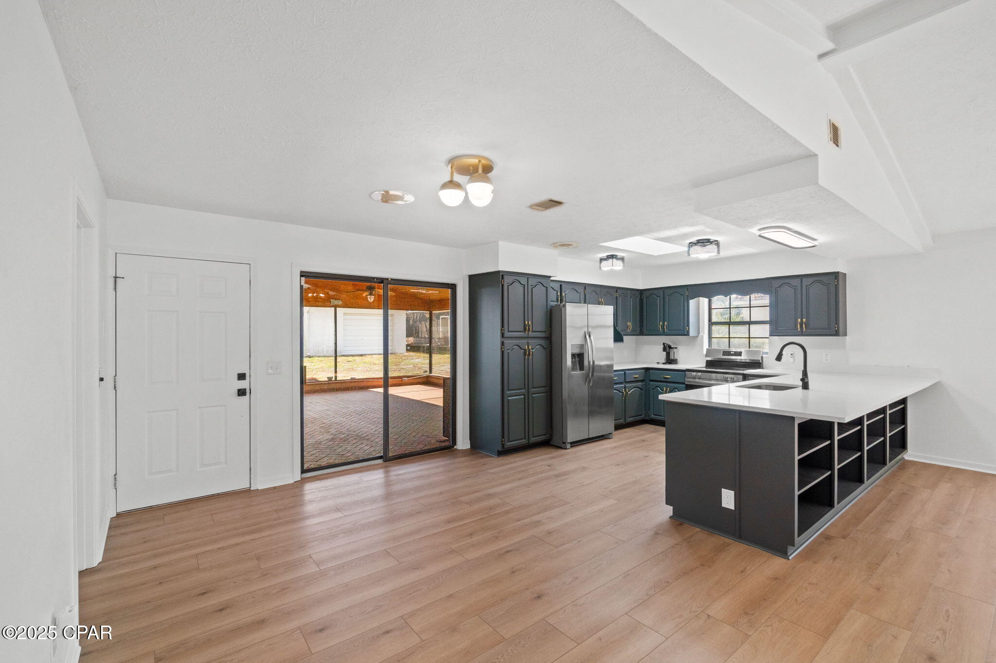 Image 16 For 224 Lakeshore Drive