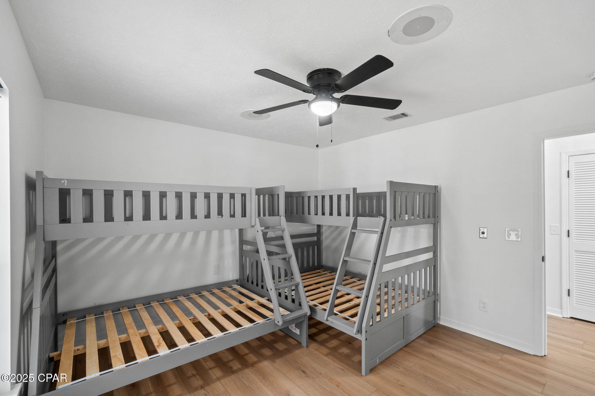 Image 23 For 224 Lakeshore Drive