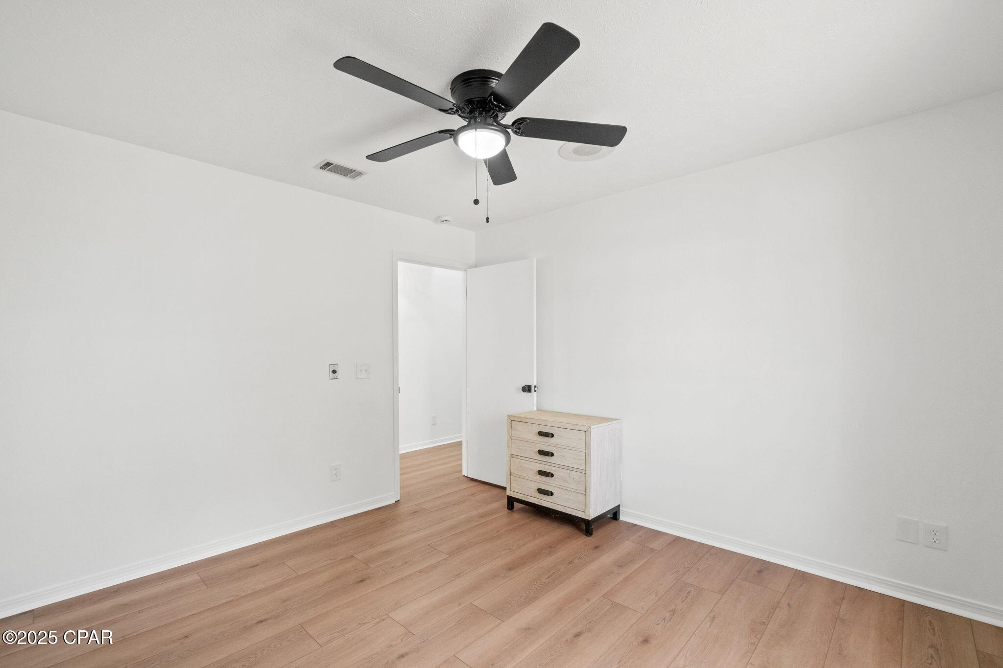 Image 27 For 224 Lakeshore Drive