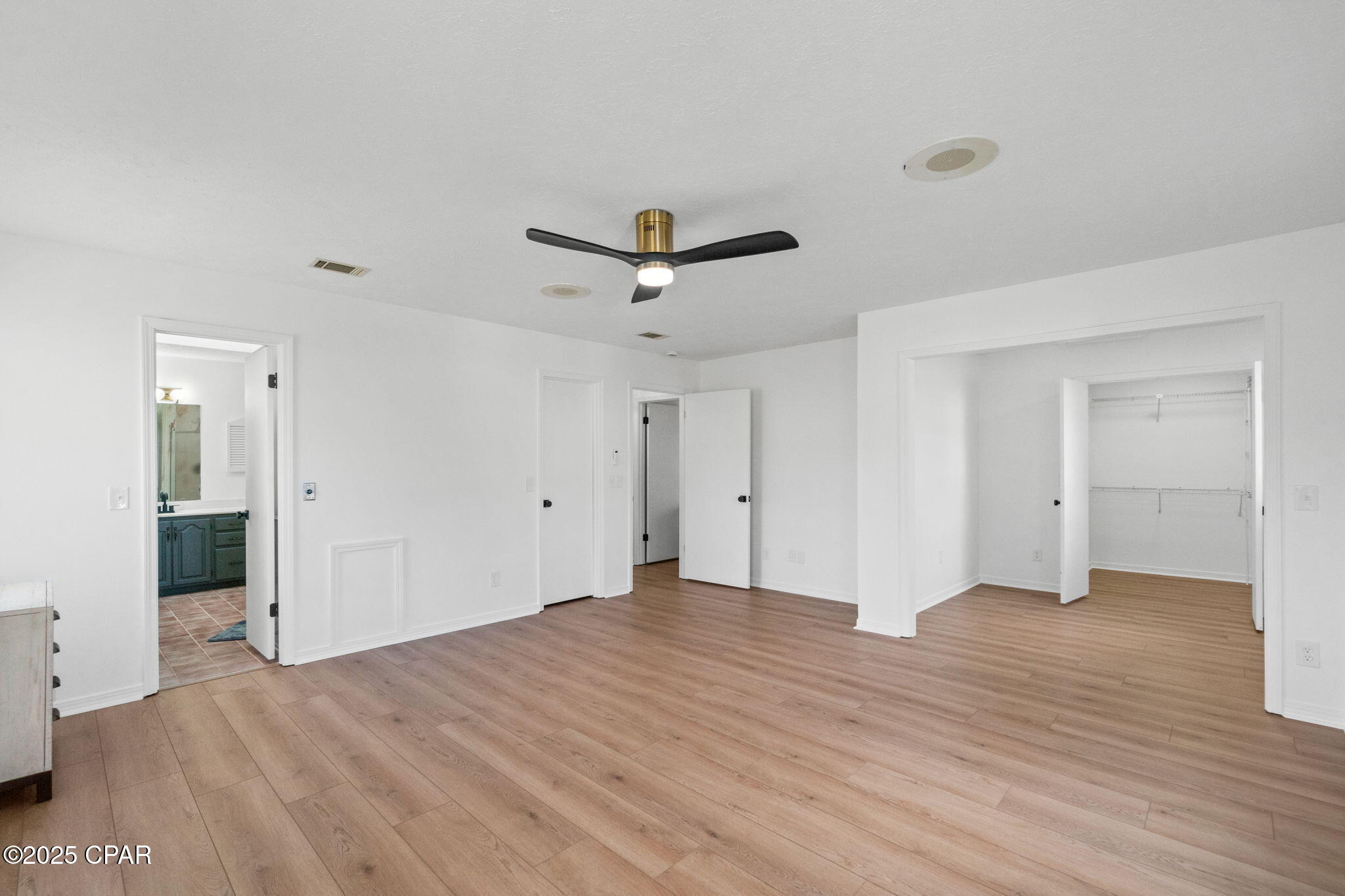 Image 30 For 224 Lakeshore Drive