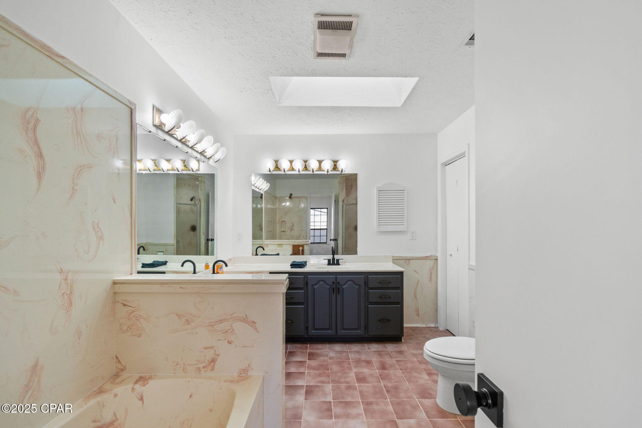 Image 32 For 224 Lakeshore Drive