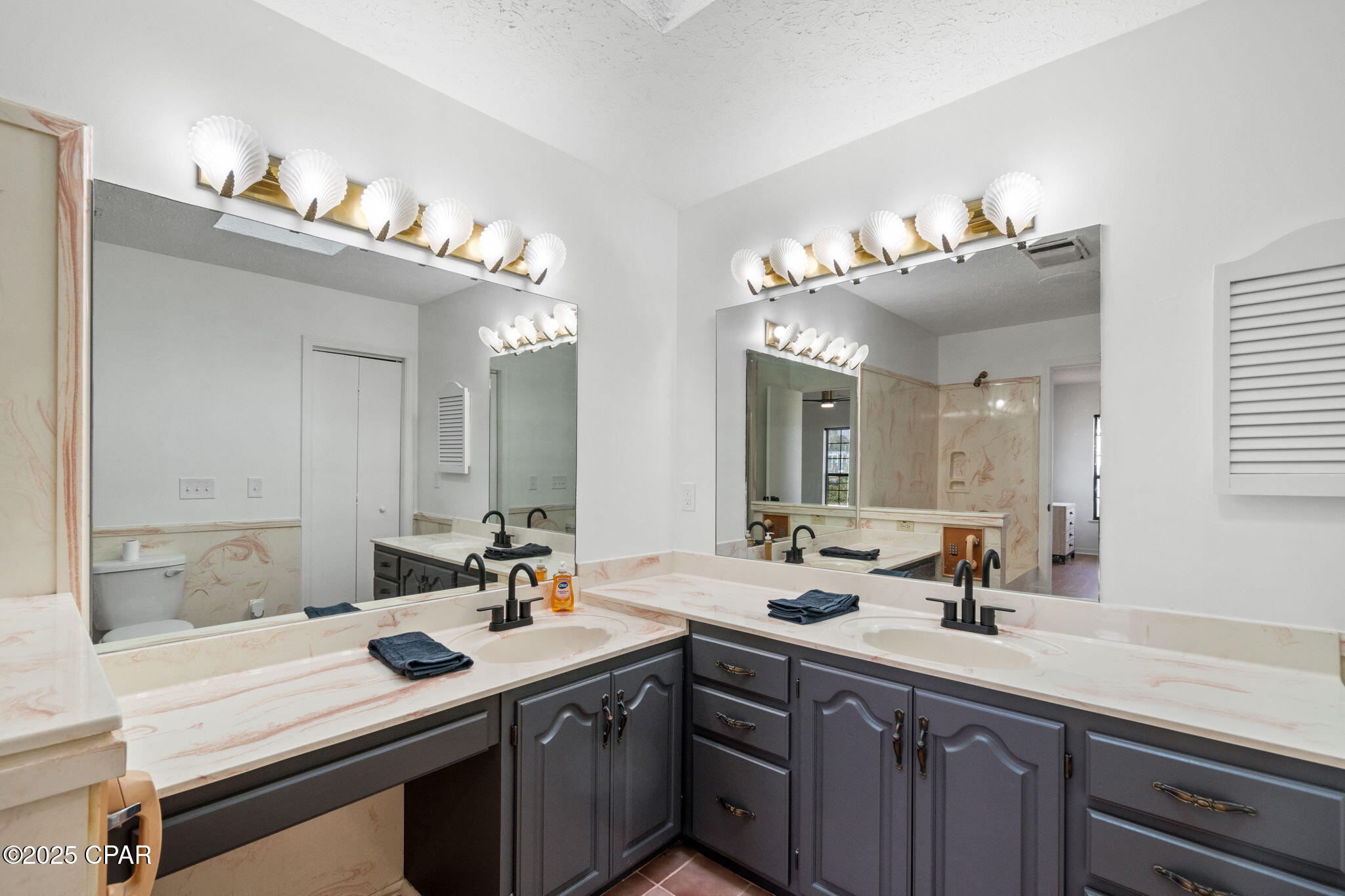 Image 33 For 224 Lakeshore Drive