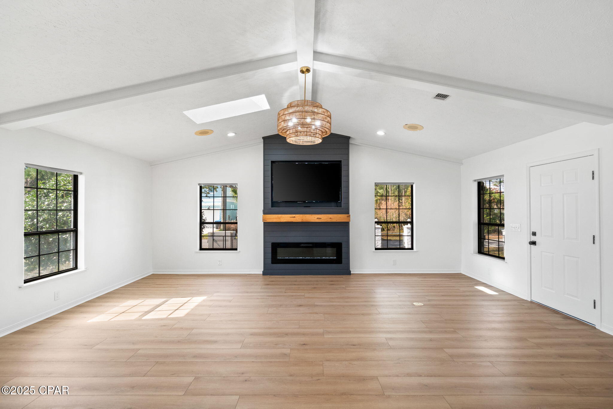 Image 5 For 224 Lakeshore Drive