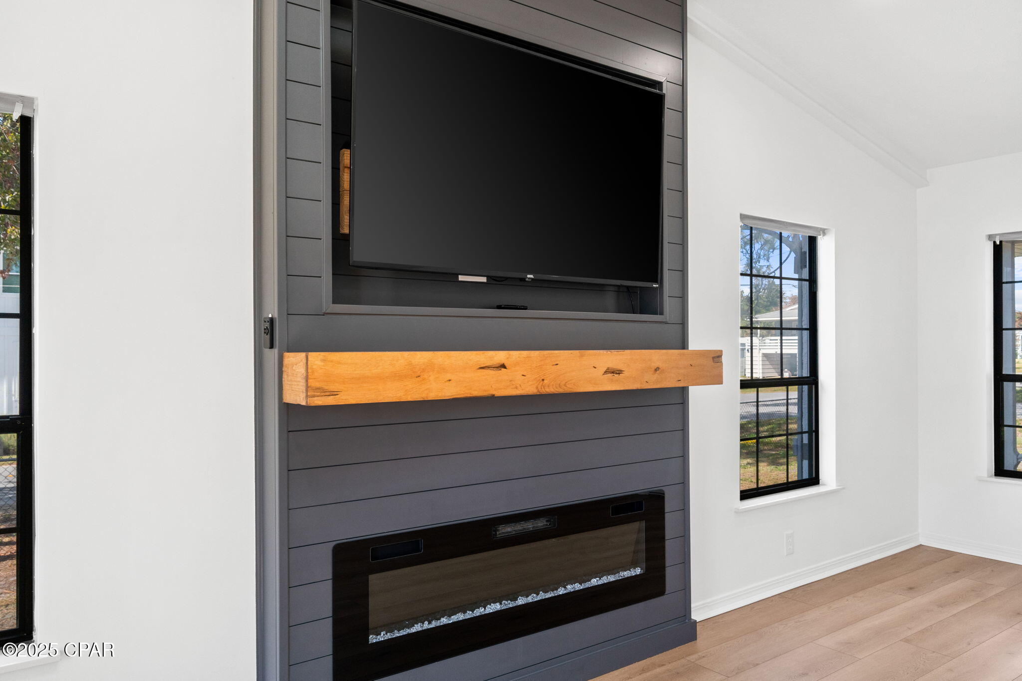 Image 6 For 224 Lakeshore Drive