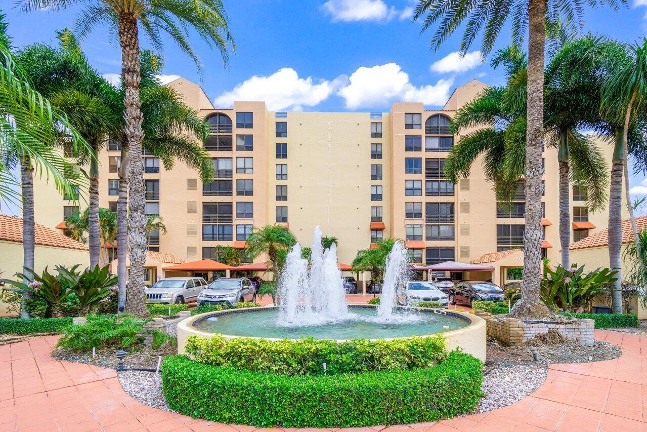 Promenade At Boca Pointe