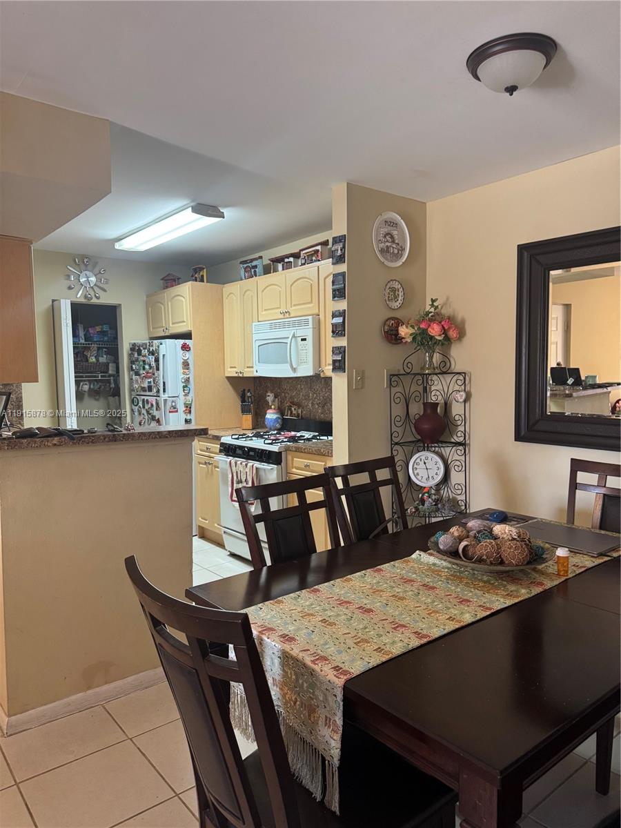 Hammocks Trails Condo