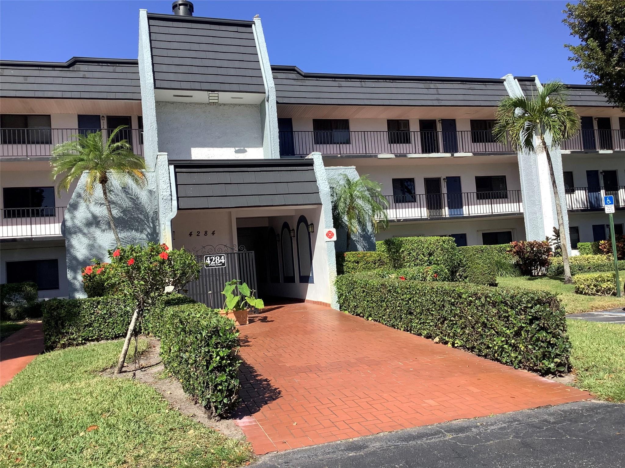 Fountains Palm Beach Cond