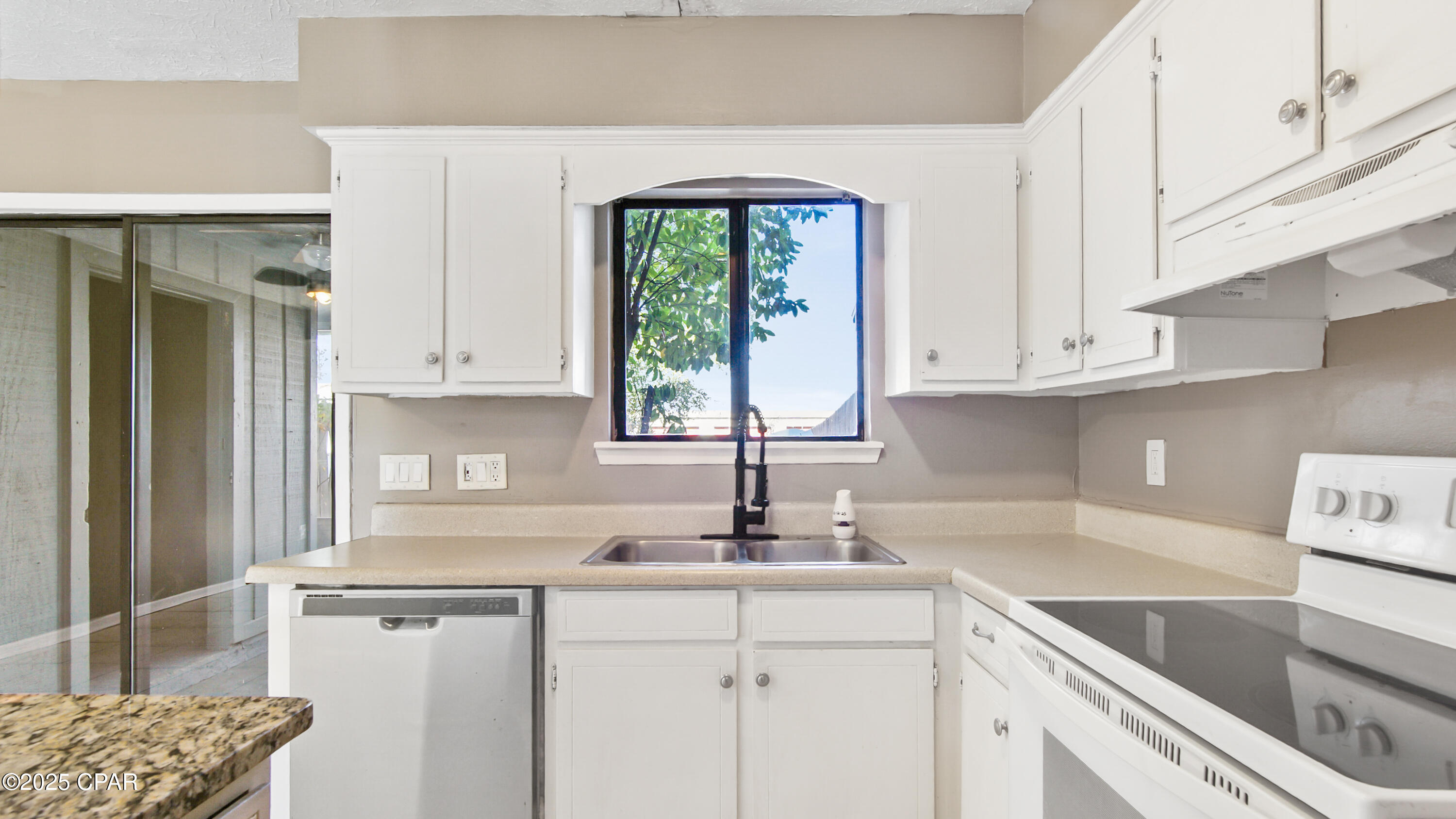 Image 8 For 412 Venetian Way