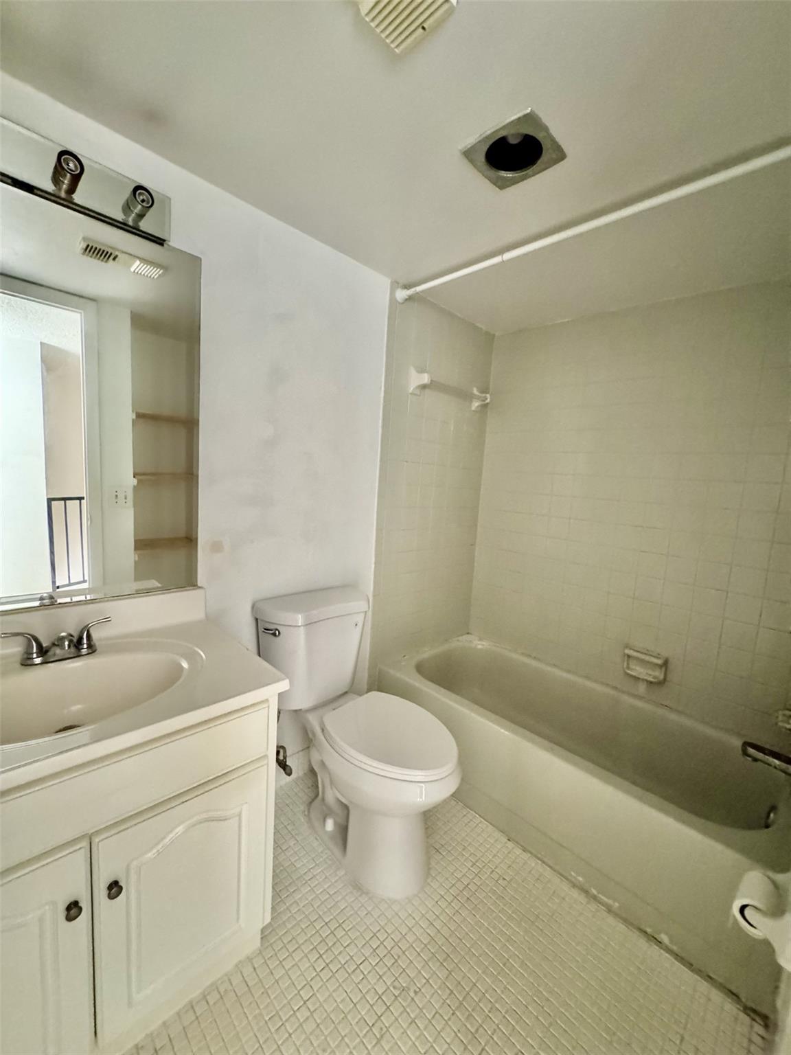 680 Tennis Club Dr 107