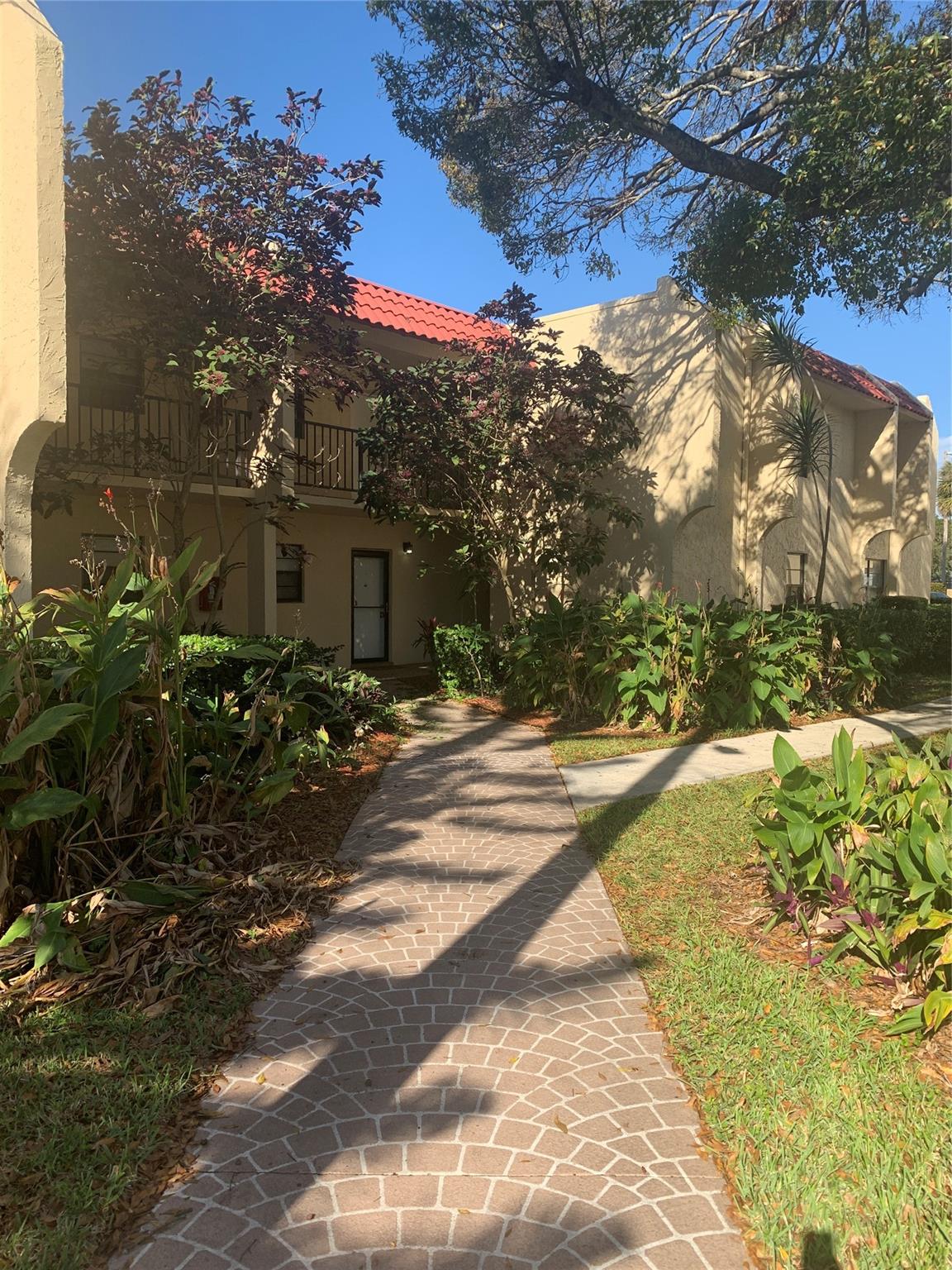 Island House Condo Ph I