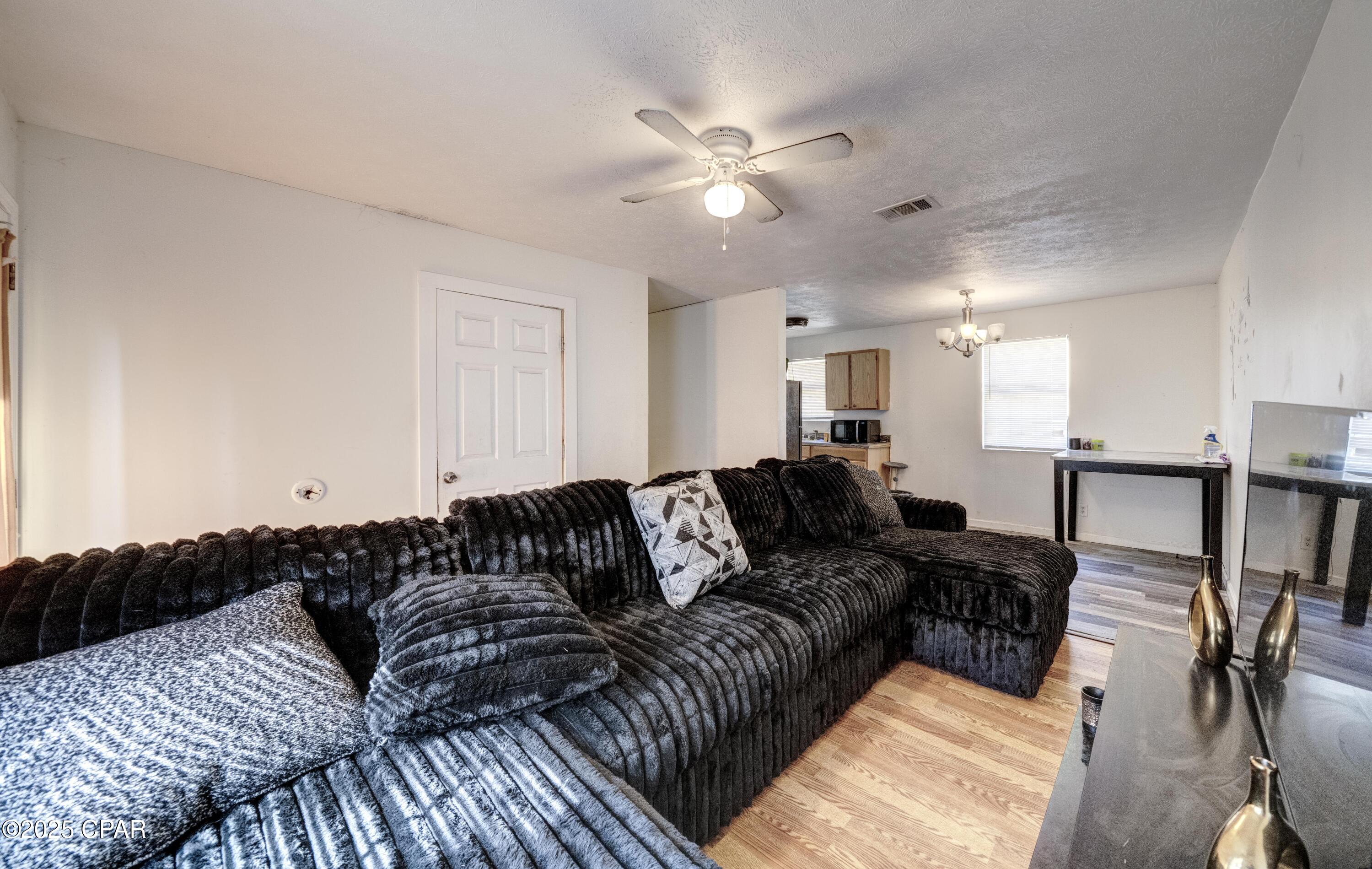 Image 3 For 2717 6th Court