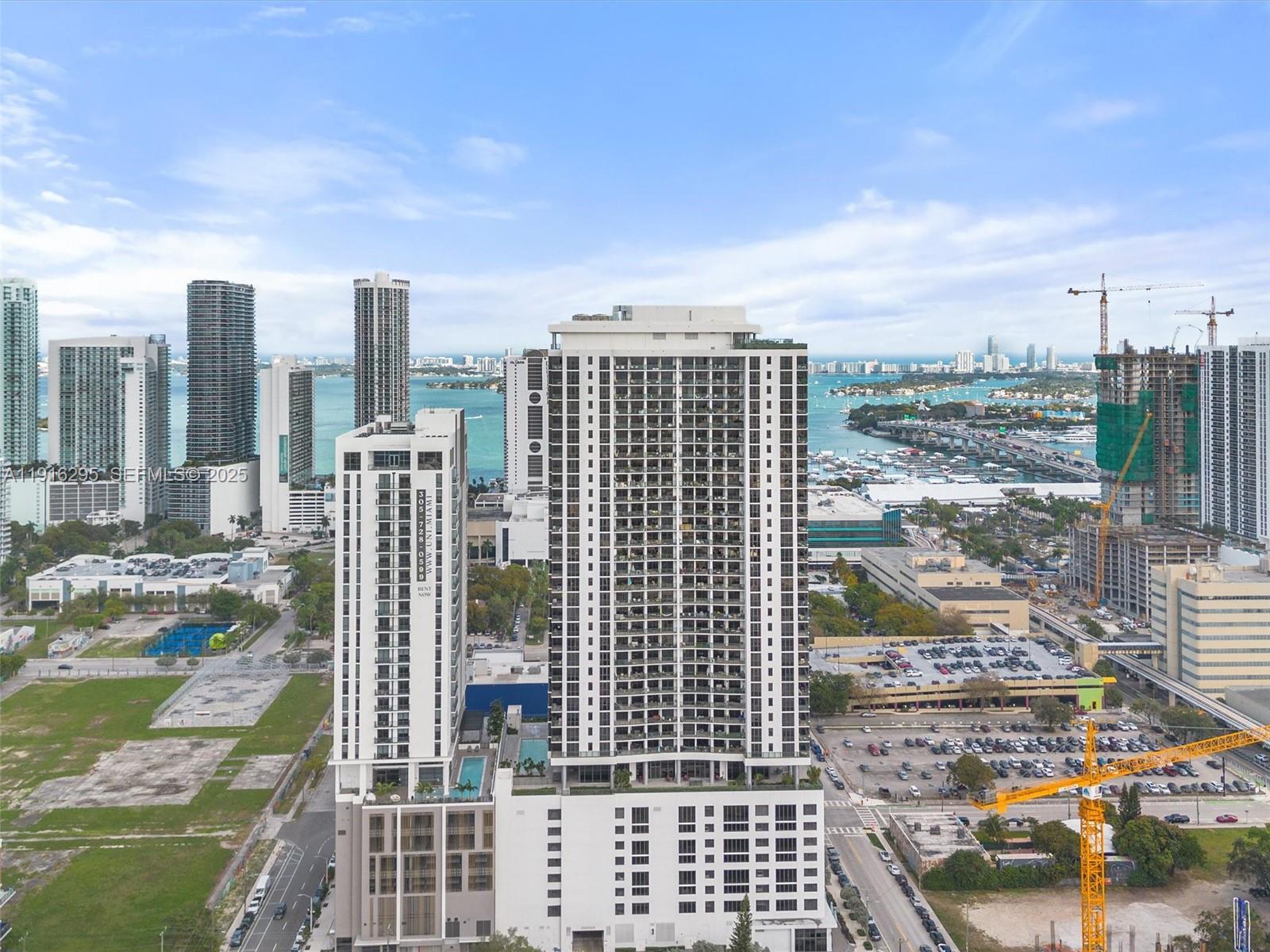 Apartamento para Alugar em Miami, FL