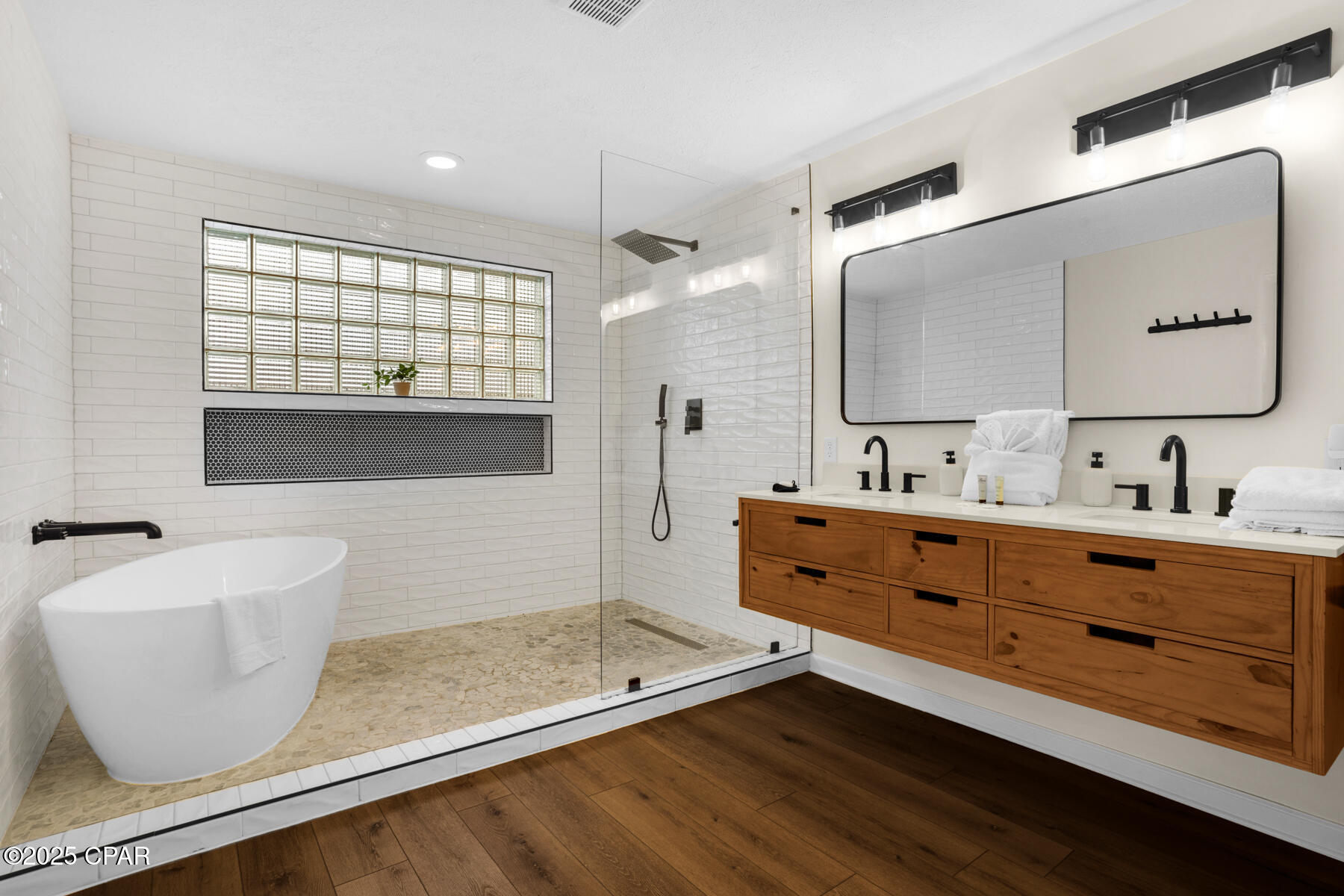 Image 30 For 21924 Front Beach Road