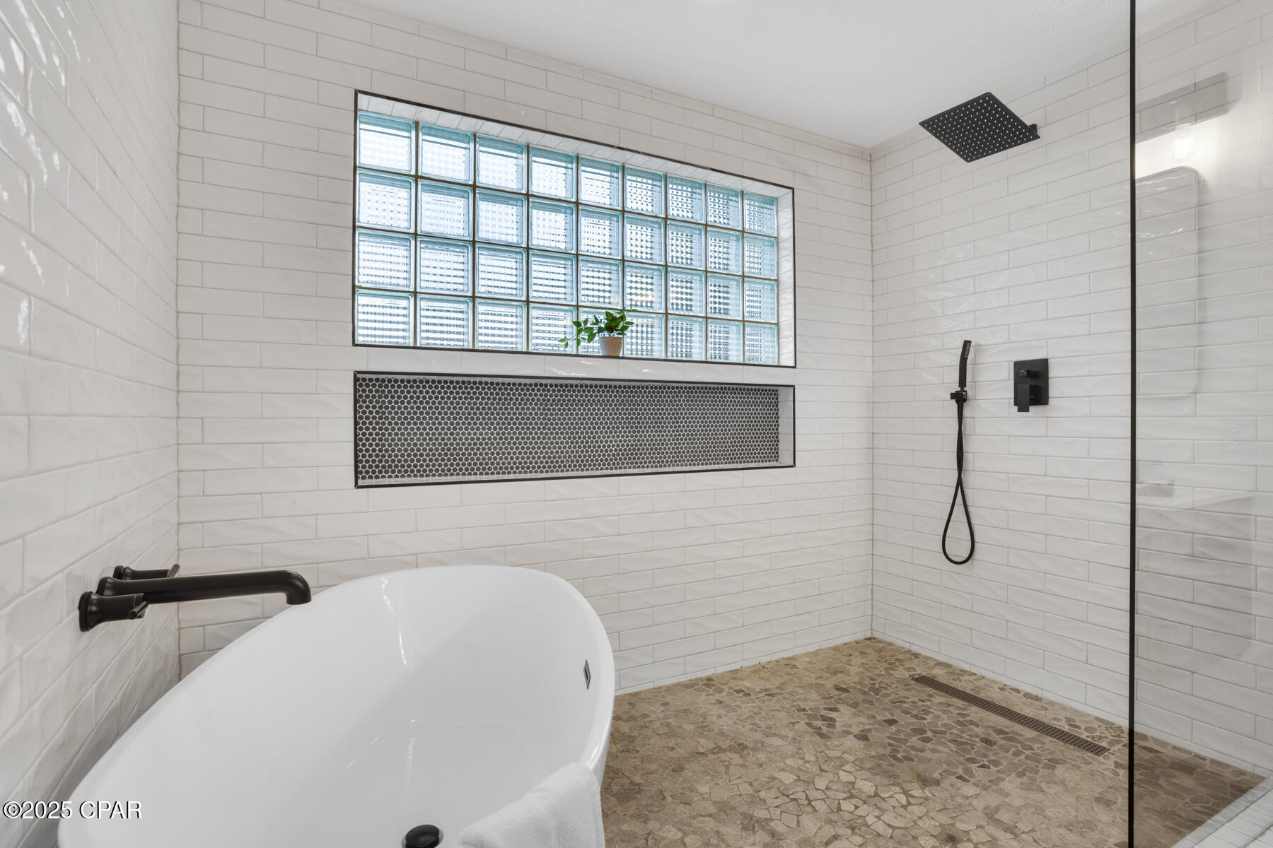 Image 32 For 21924 Front Beach Road