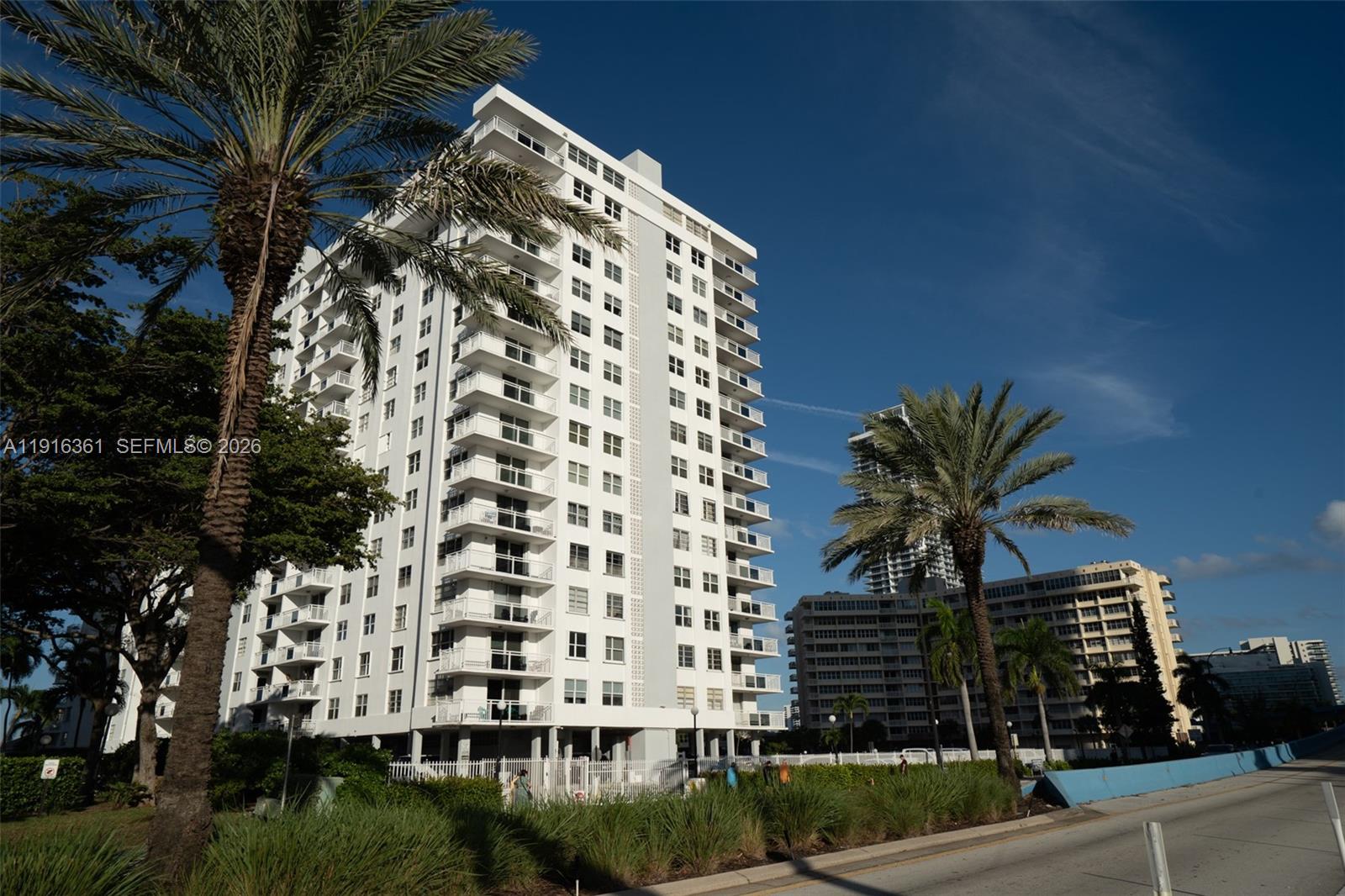 Plaza Towers South Condo