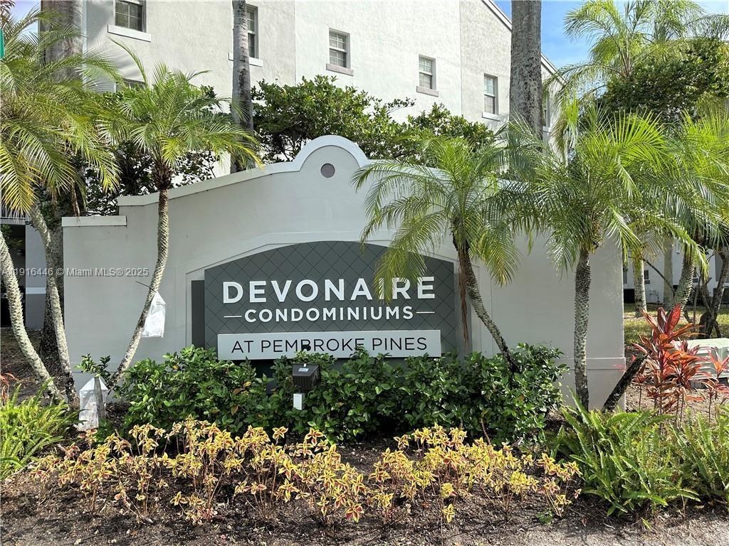 Devonaire Condo At Pembro