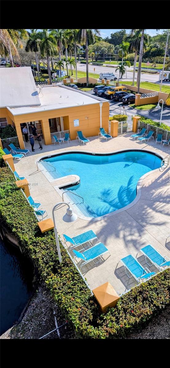 Sheridan East Condo Bldg