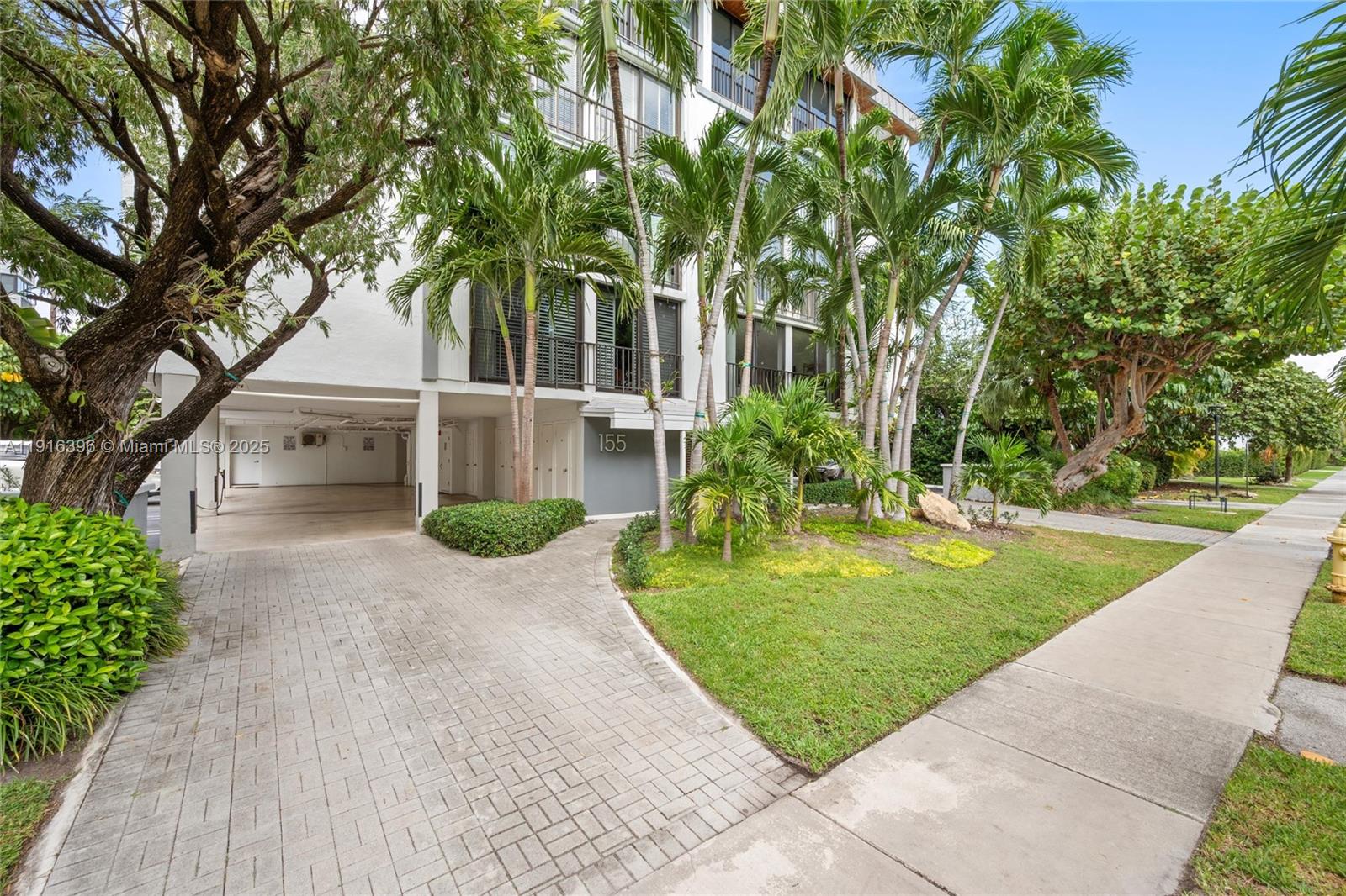 155 Sunrise Key Biscayne, FL 33149
