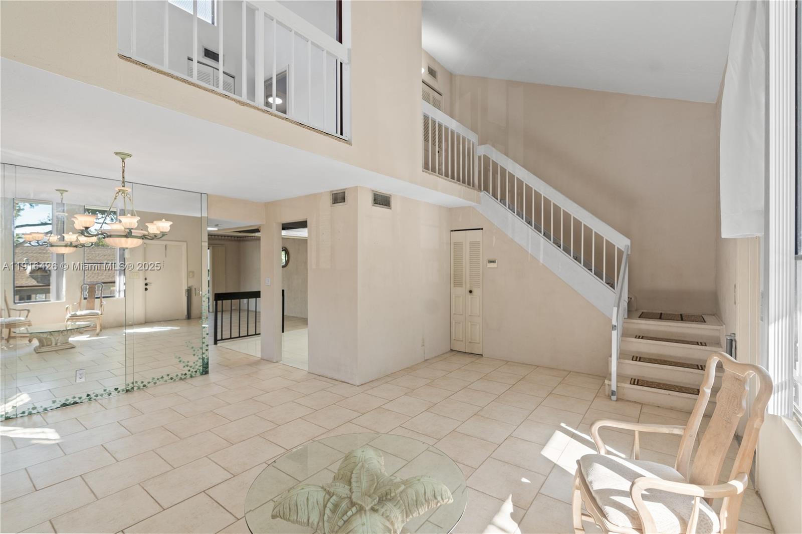 Village Townhouses Jacaran