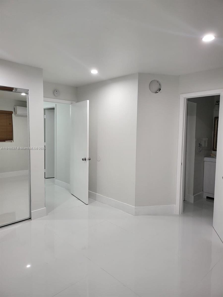 9375-sw-40th-ter-203-miami-fl-33165/hzid_b7f9d124