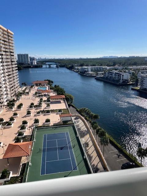 Winston Towers 500 Condo