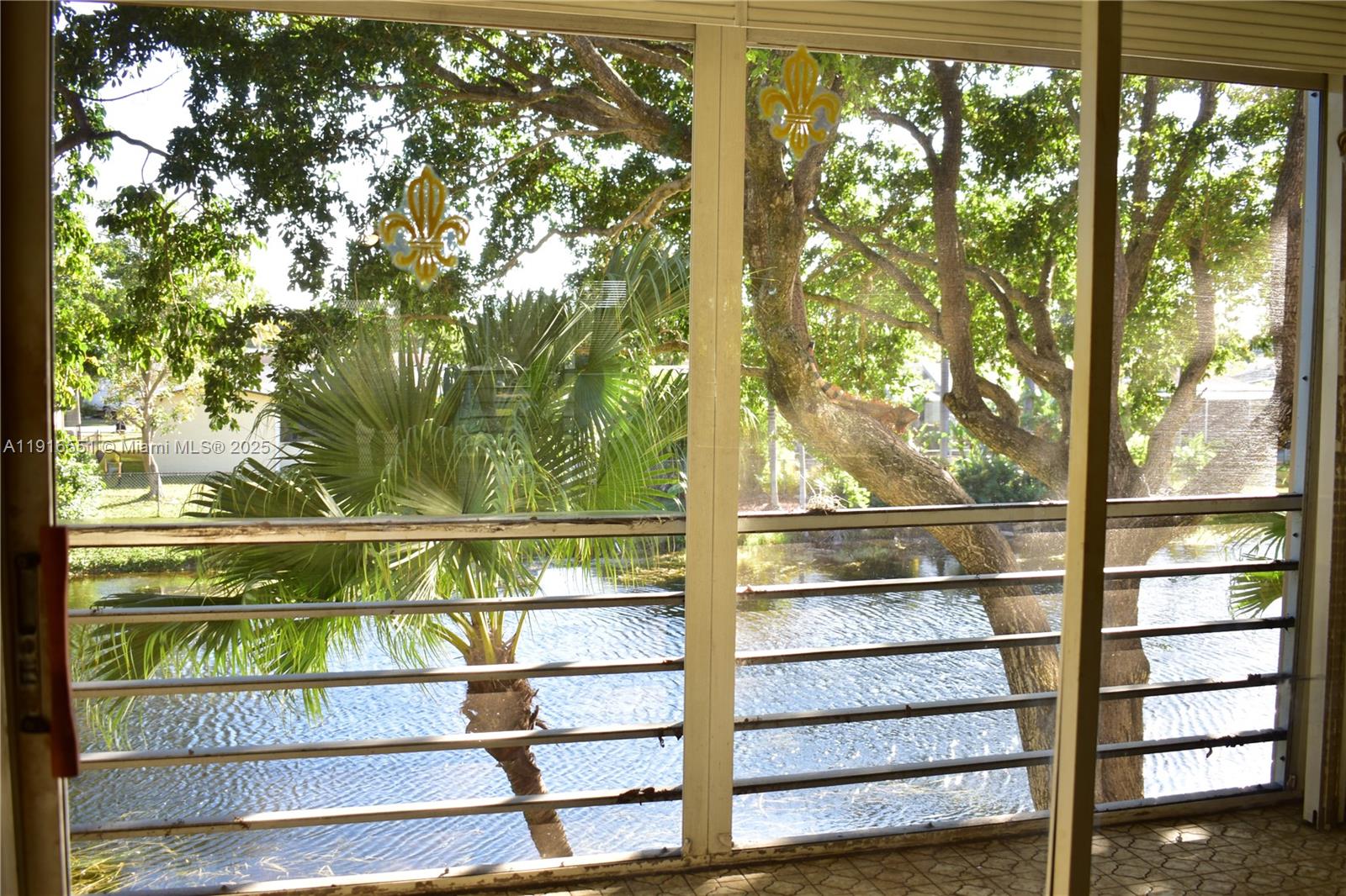 Sunrise Lakes 115 Condo