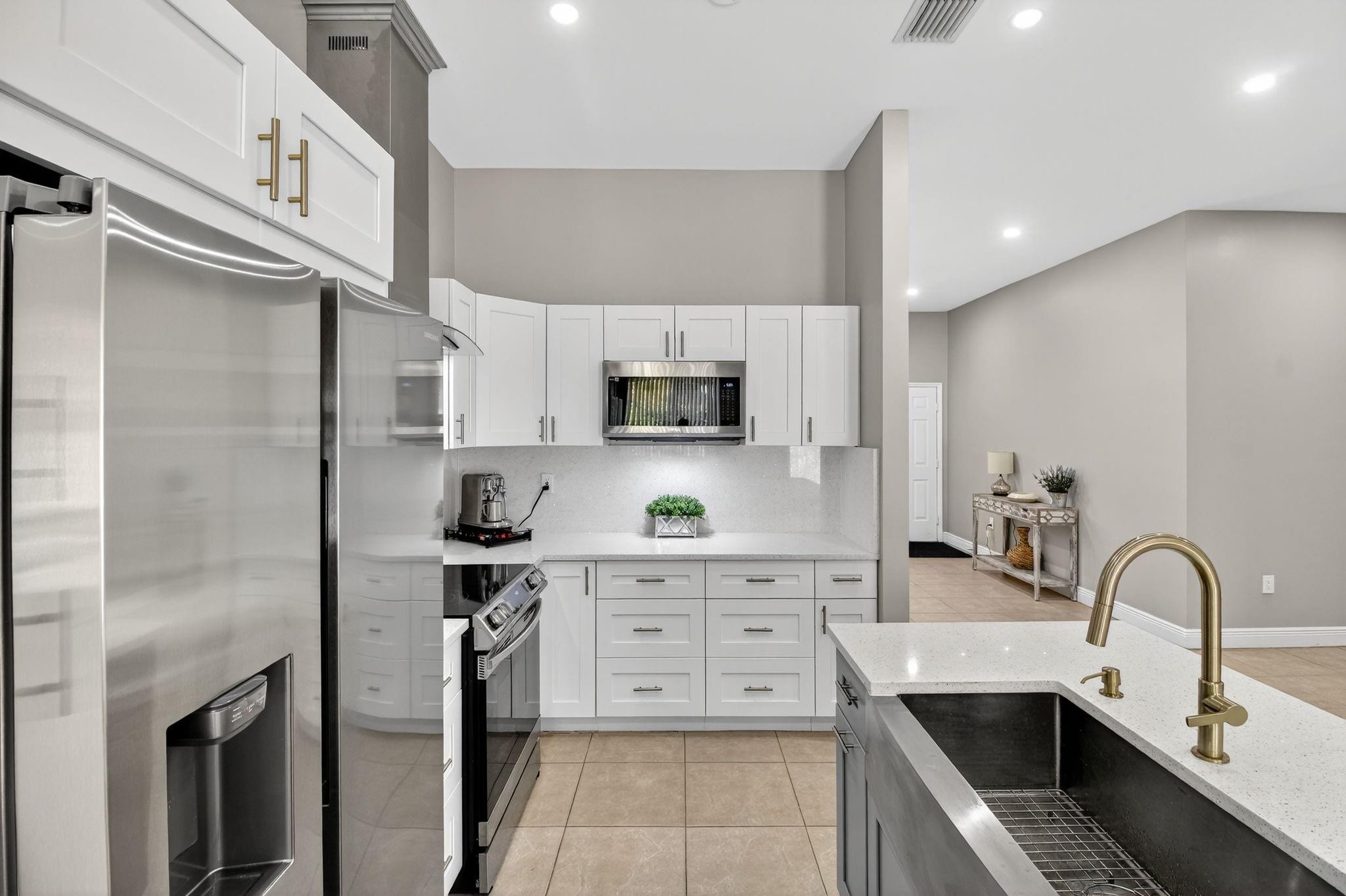 Poinciana At Sun Lakes Es