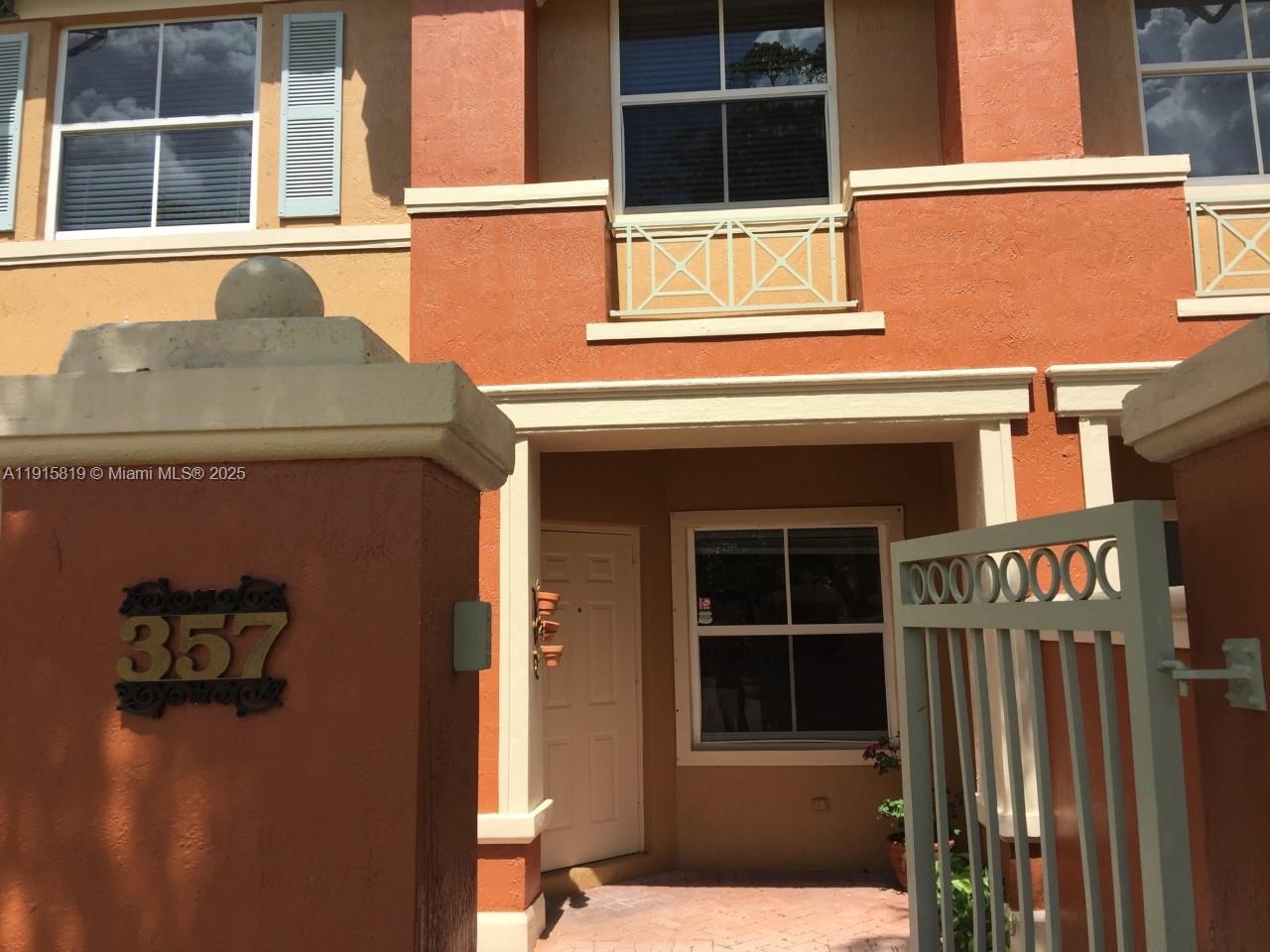 The Gates At Doral Isles