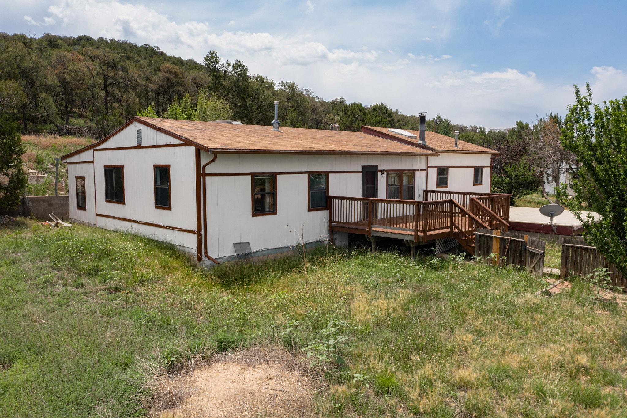 61 East Trail Edgewood, NM 87015