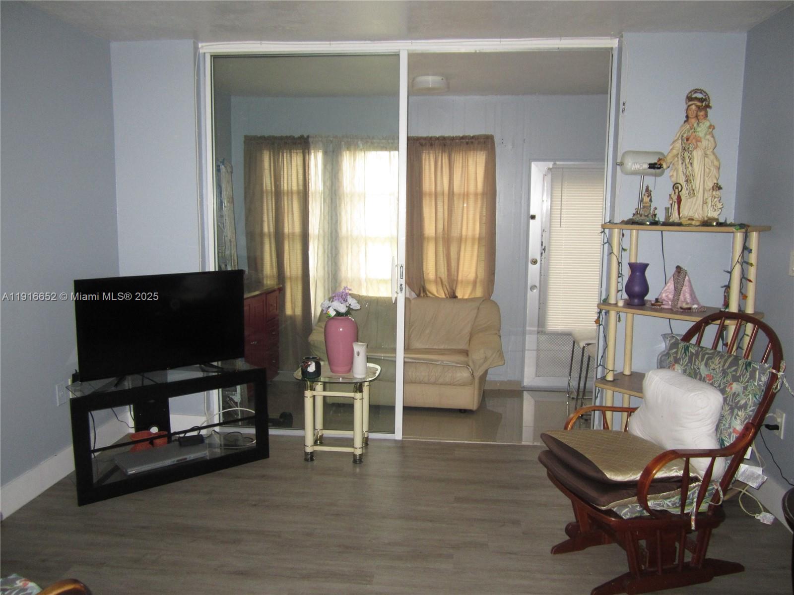 Sunrise Lakes 11 Condo