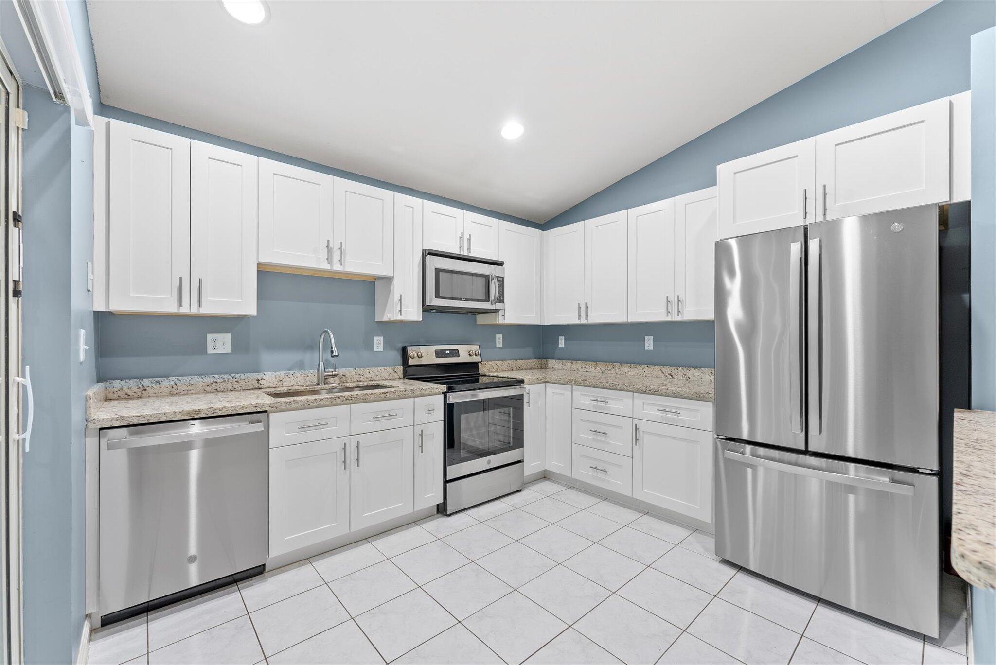 Regency Lakes At Coconut