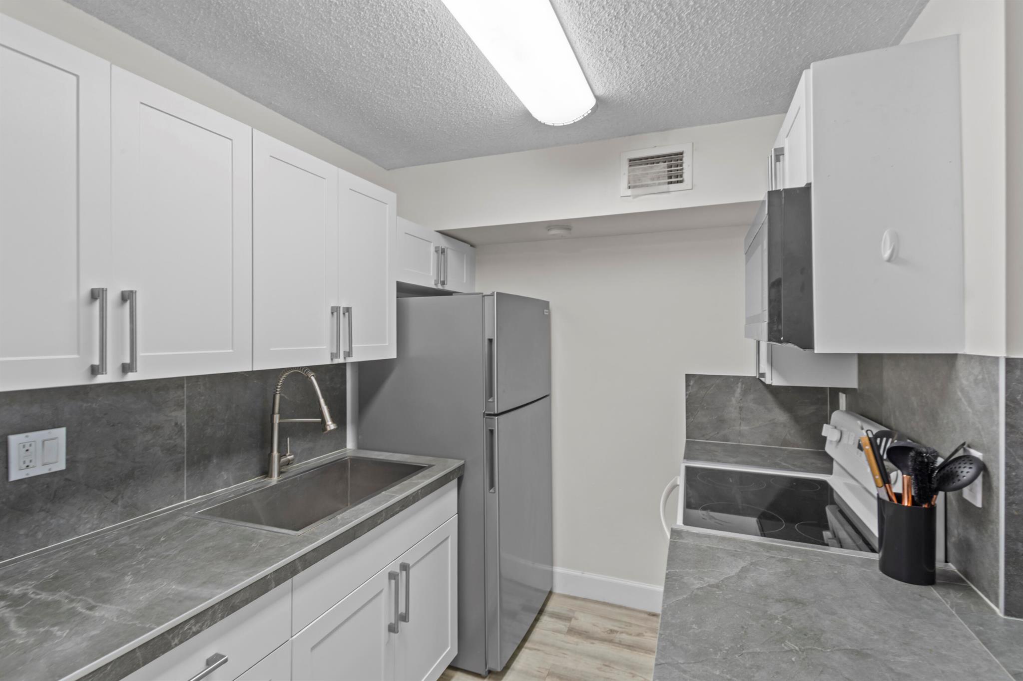 Presidential Golfview Con