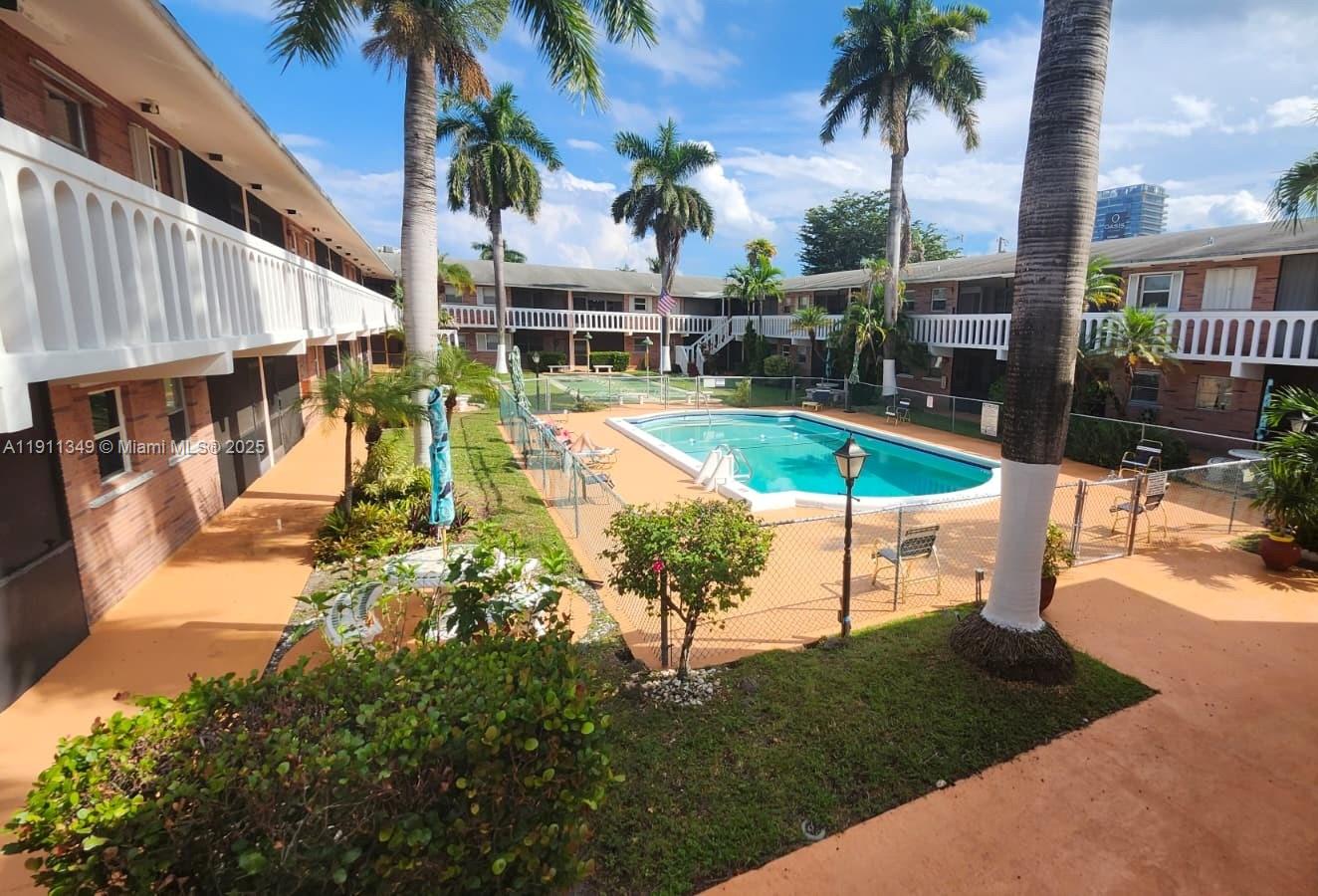 Eldorado Country Club Apt