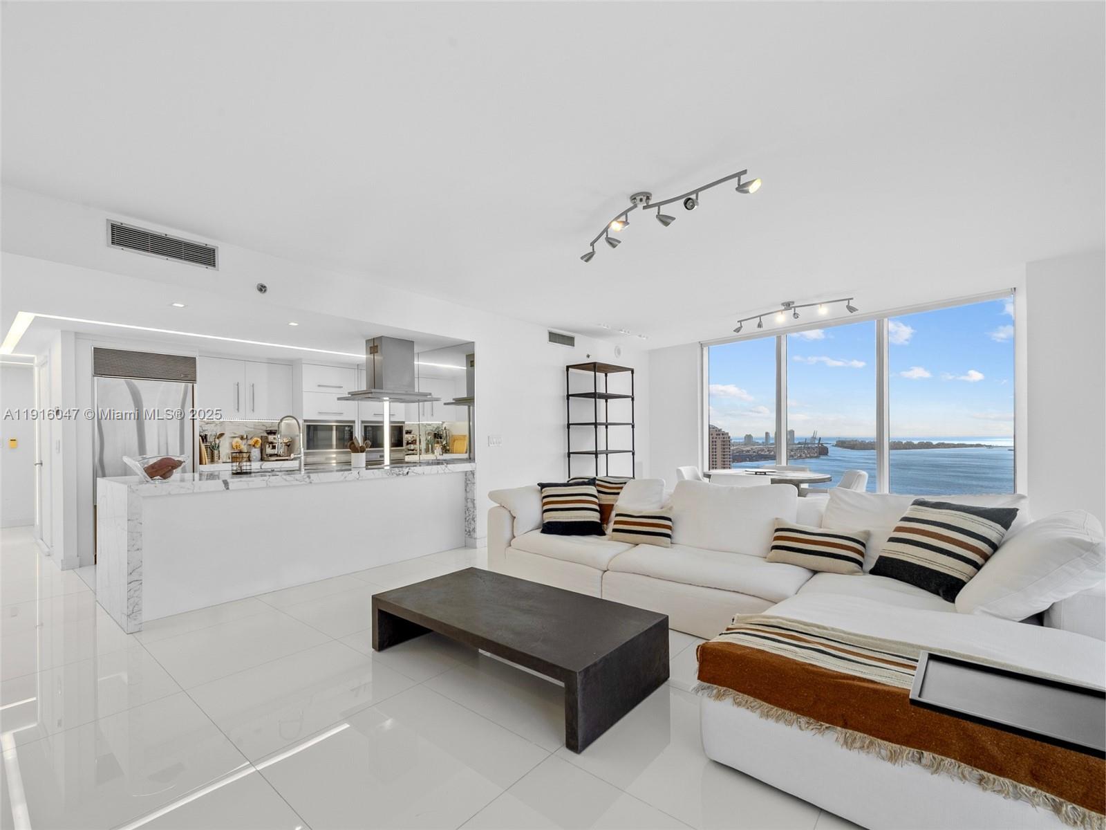 495 Brickell Ave #3801, Miami FL 33131
