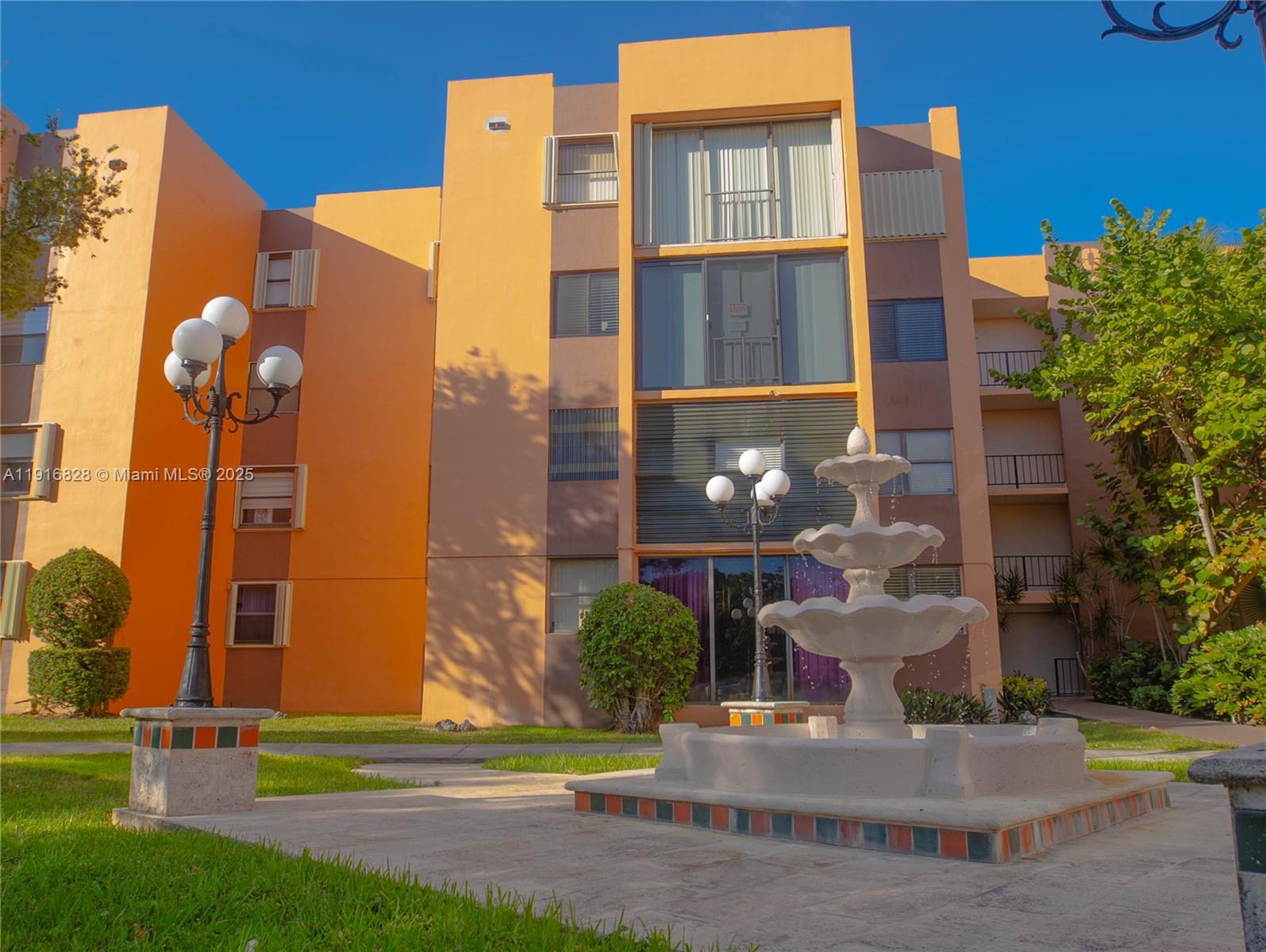 Versailles Gardens II Con