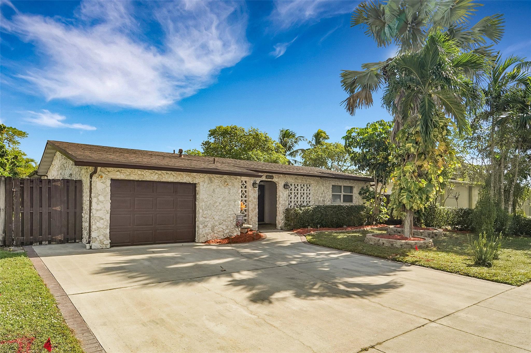 Homes for sale in Sunrise, FL | 2510 Nw 87Th Ln, Sunrise, FL 33322 | MLS# F10537520