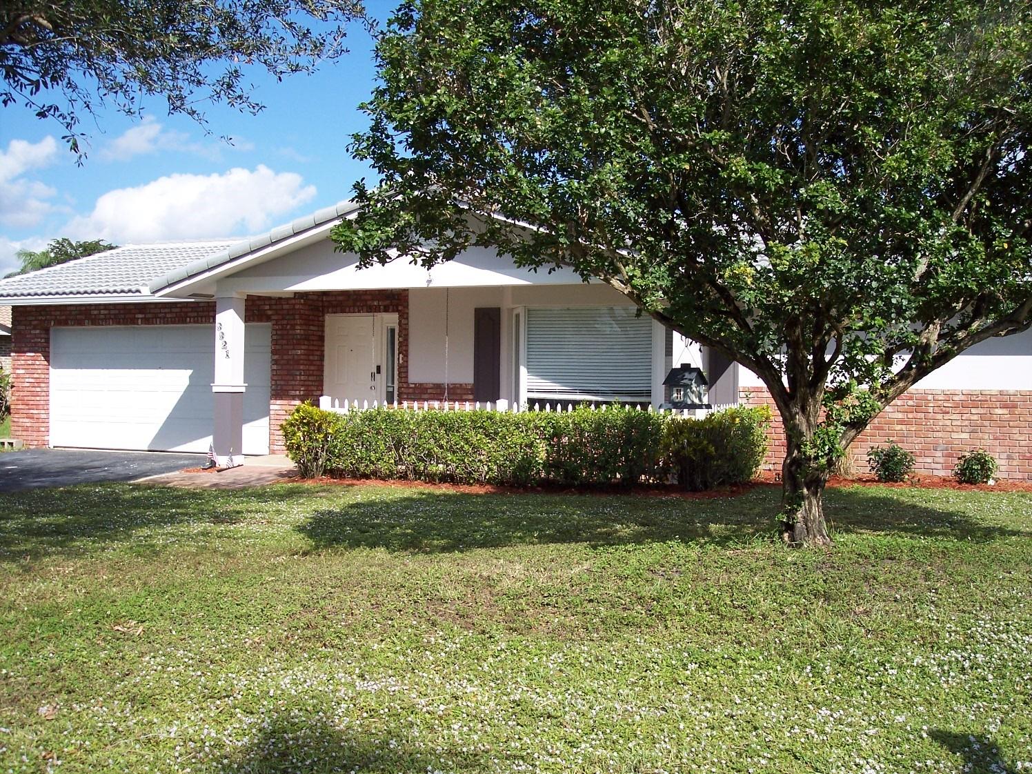 Photo 0 of home located at 9921 NW 38th St, Coral Springs FL