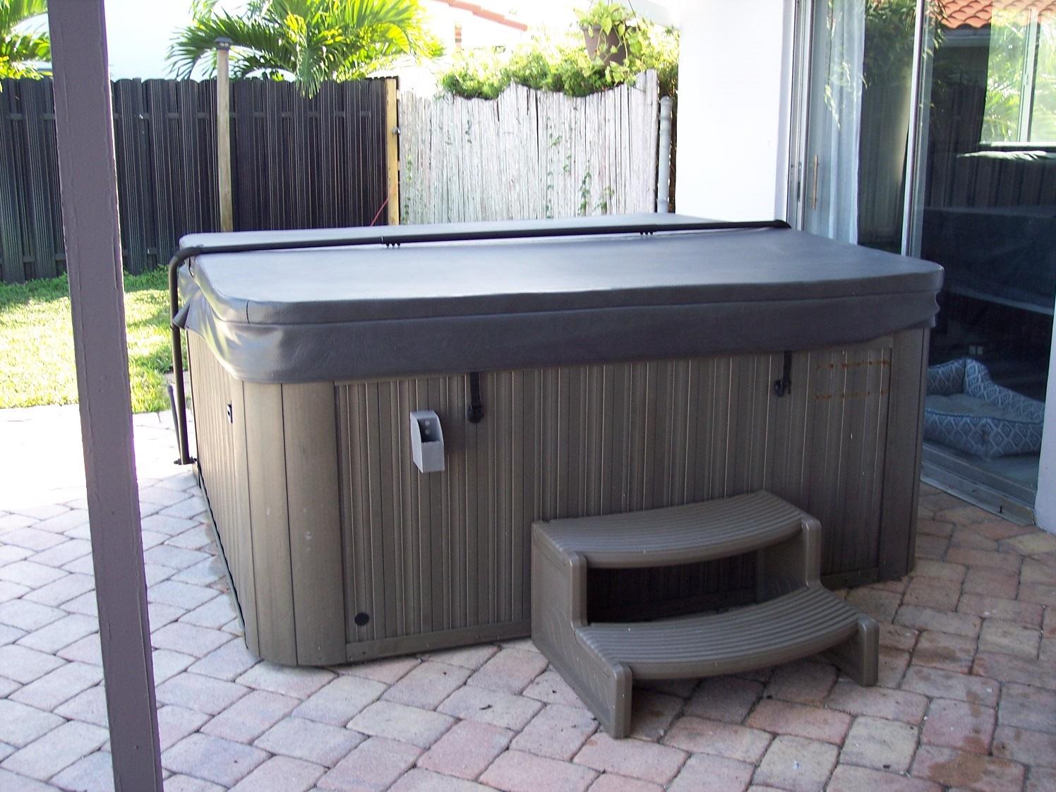 Photo 33 of home located at 9921 NW 38th St, Coral Springs FL