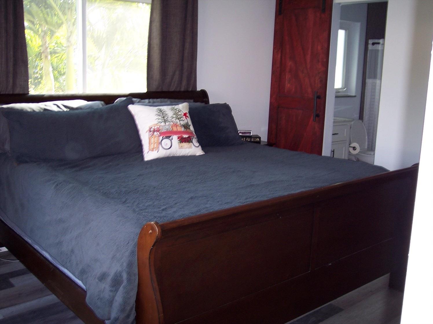 Photo 7 of home located at 9921 NW 38th St, Coral Springs FL