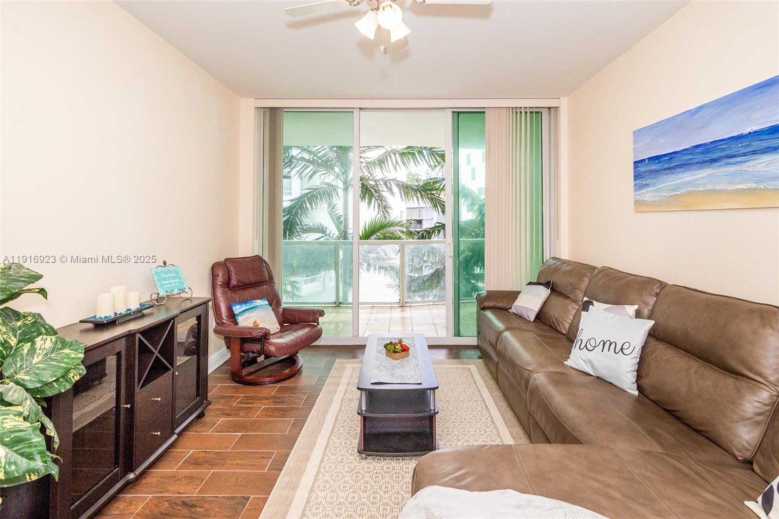 218 SE 14th St #1006, Miami FL 33131