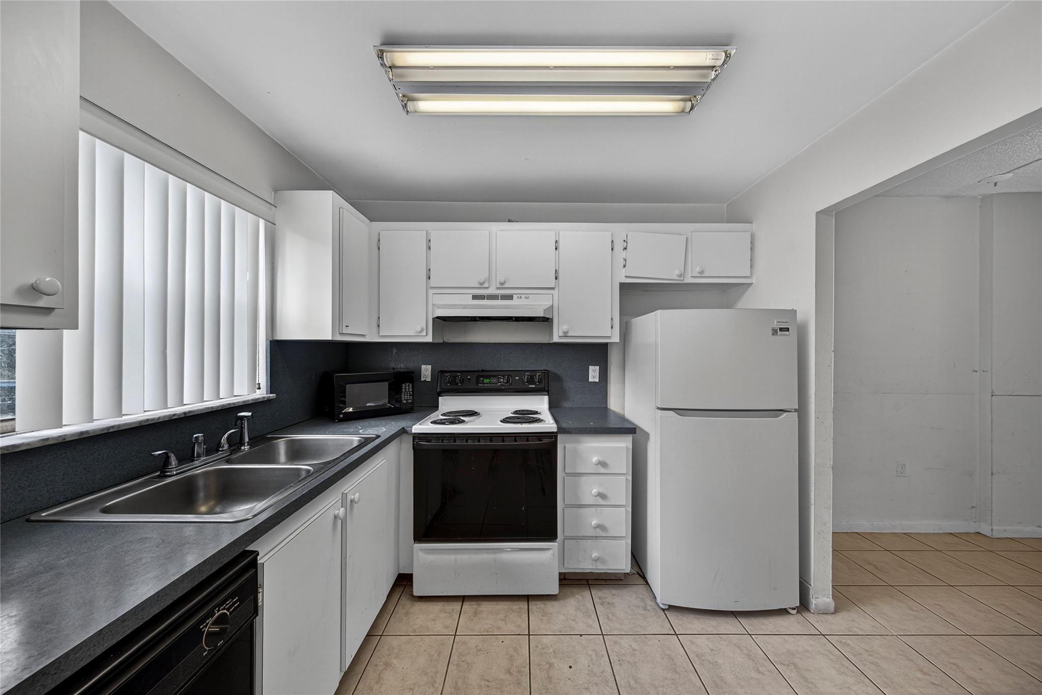 809 W Oakland Park Blvd J5