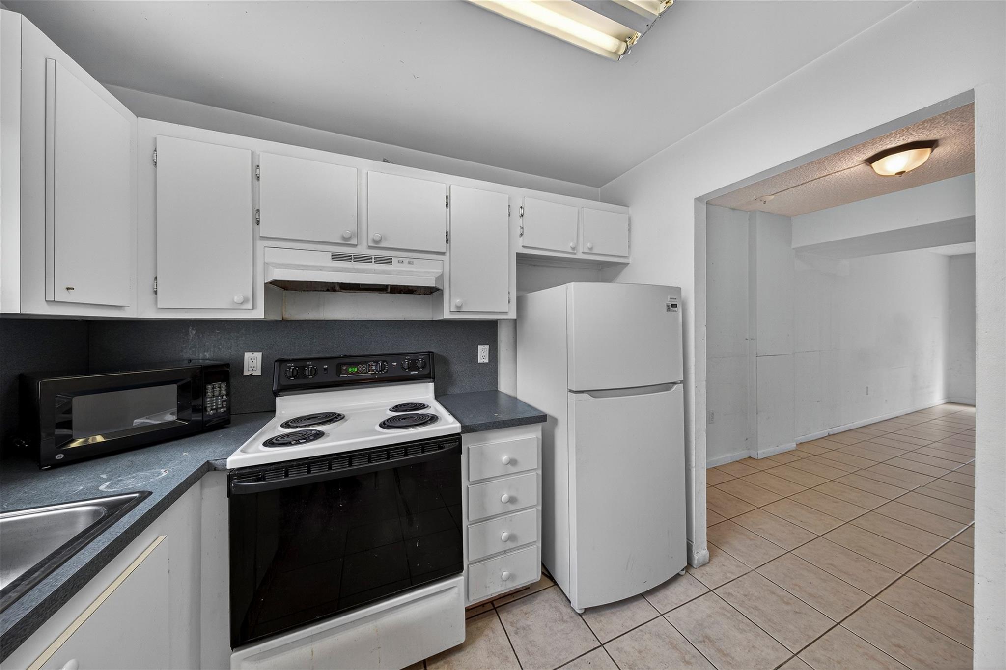 809 W Oakland Park Blvd J5