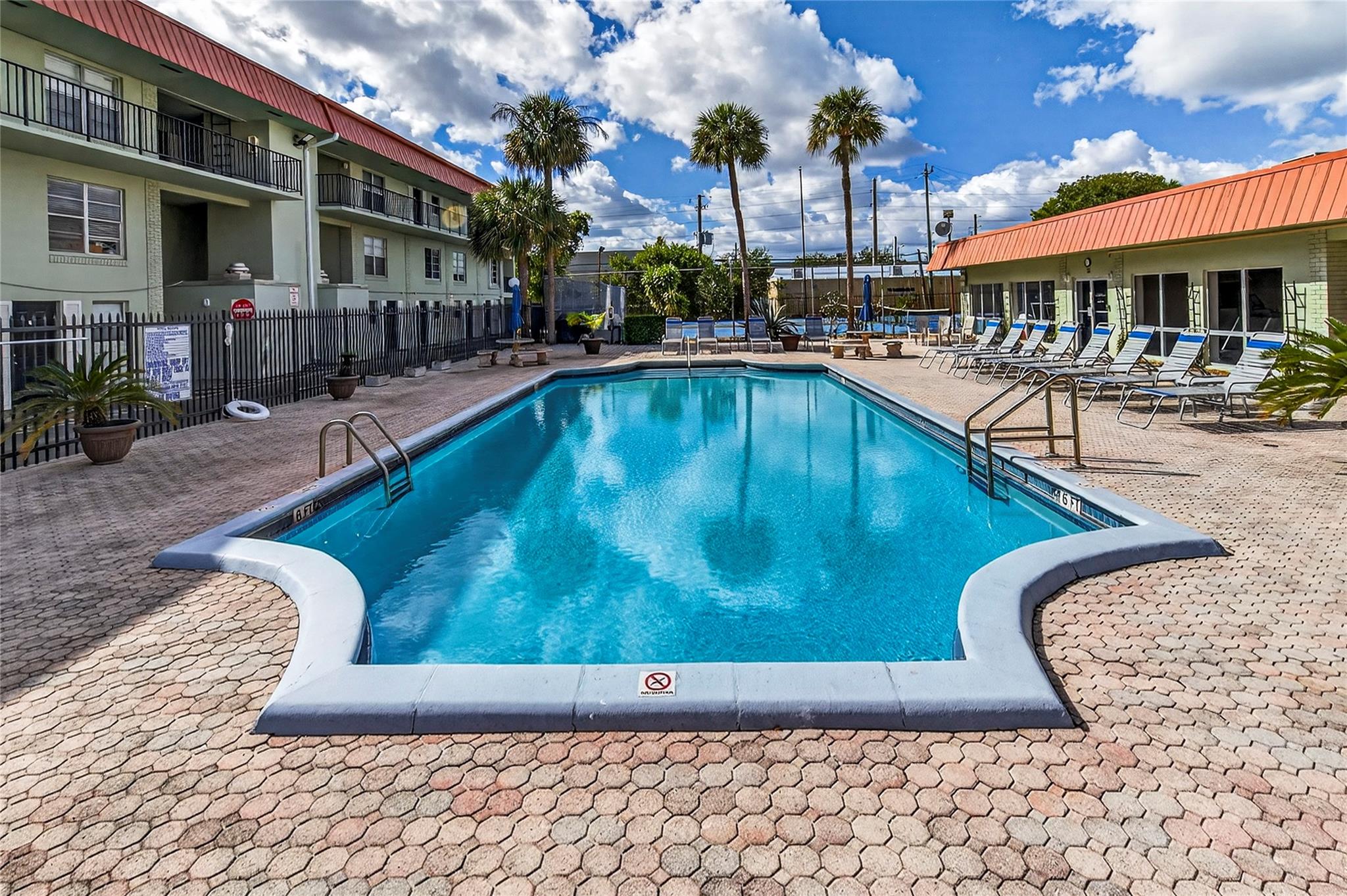 809 W Oakland Park Blvd J5