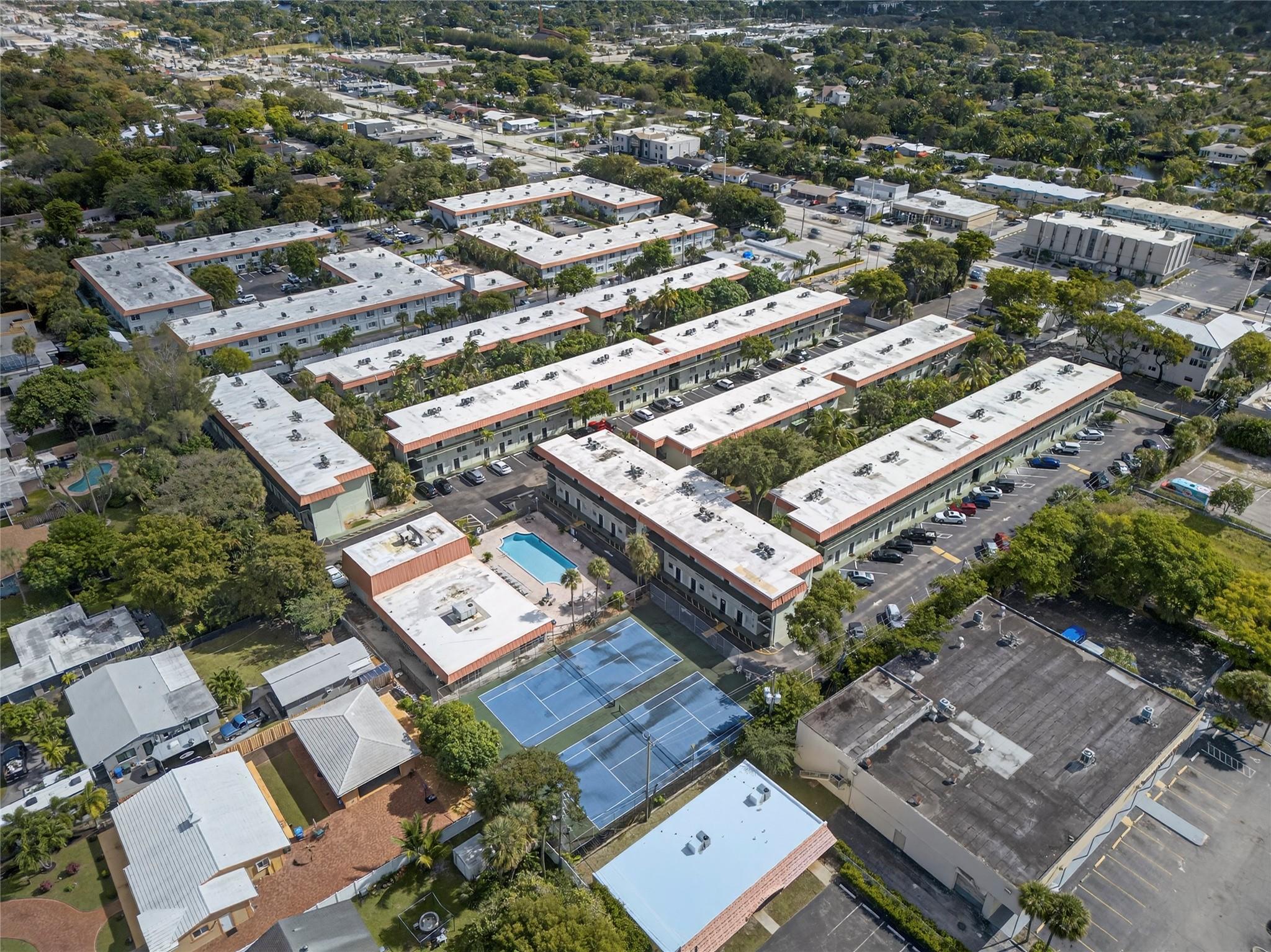 809 W Oakland Park Blvd J5