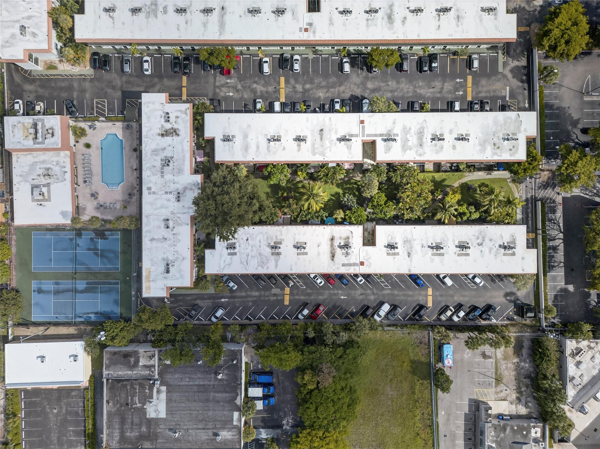 809 W Oakland Park Blvd J5