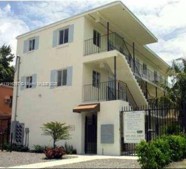 Douglas Oaks Condo